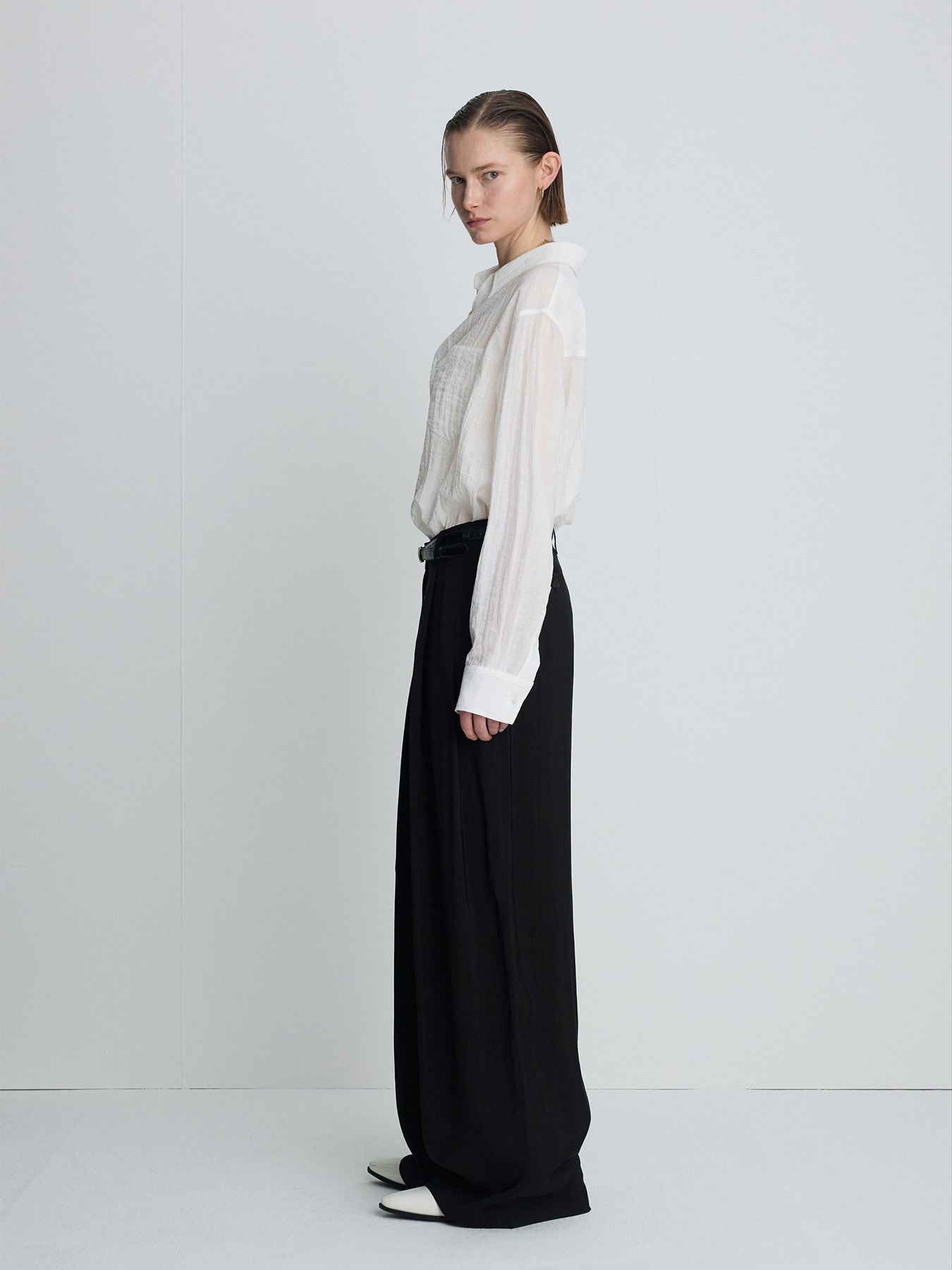Tonywack - Linen Relaxed Fit Shirt (Off White) product image 2 | TRAB K-Fashion Australia