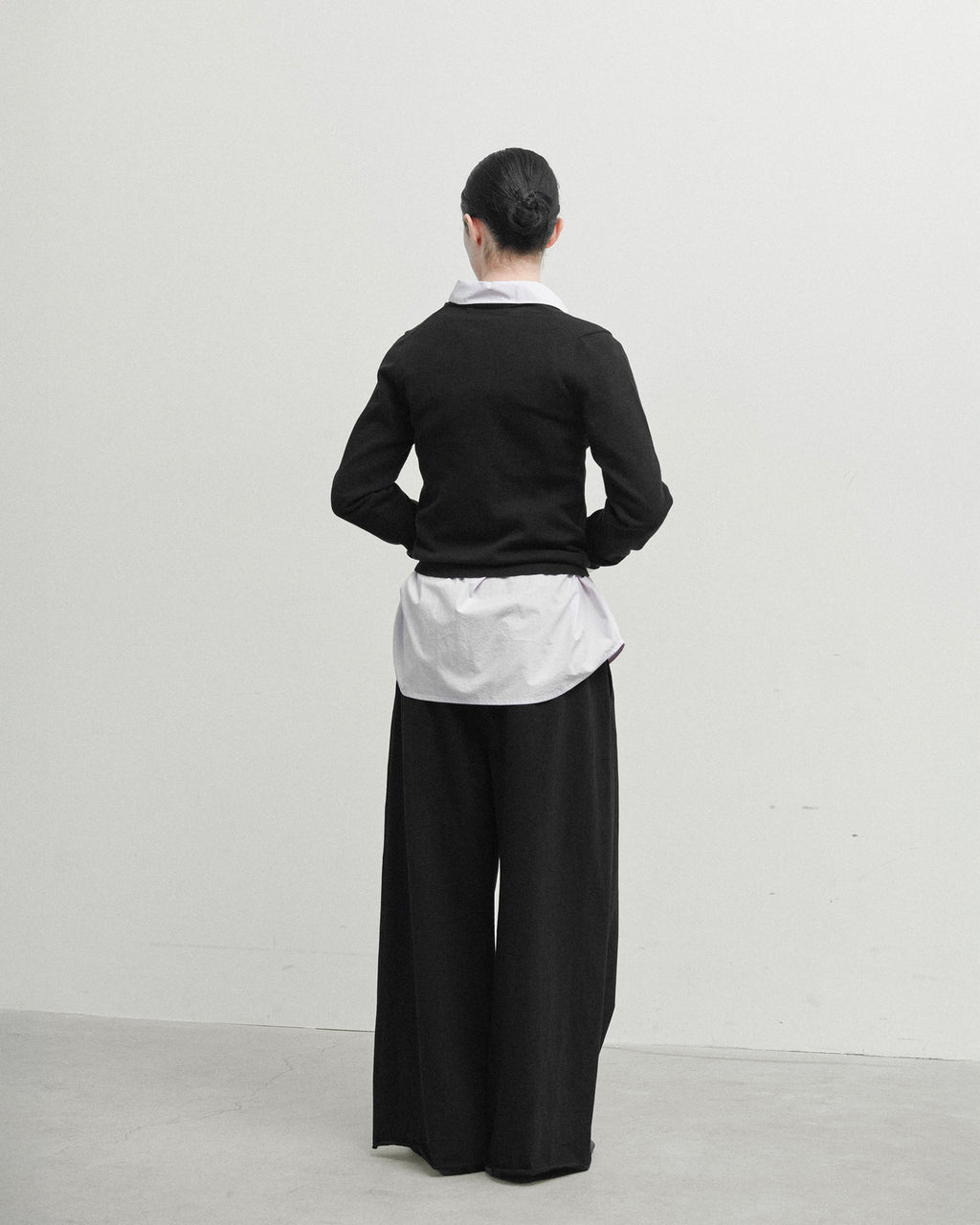 Brownyard - Organic Cotton V Neck Knit (Black) product image 3 | TRAB K-Fashion Australia