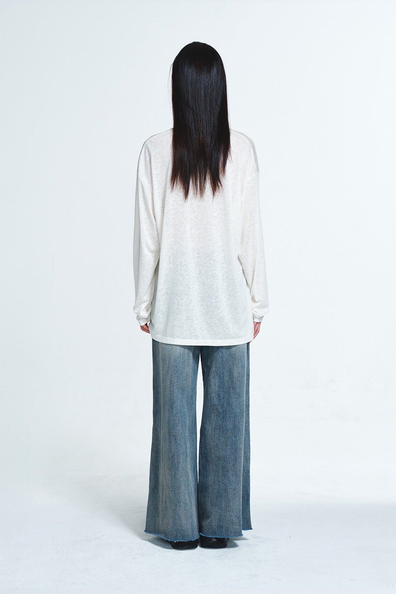 Deinet - Overfit Sweat Graphics T-Shirt (Ivory) product image 3 | TRAB K-Fashion Australia