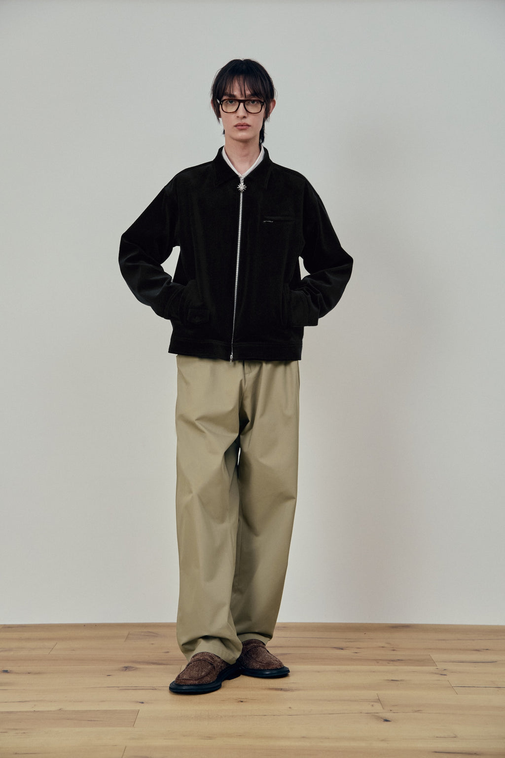 Stu - Velvet Zip Up Jacket Black (With Stamen (Brooch)) product image 5 | TRAB K-Fashion Australia