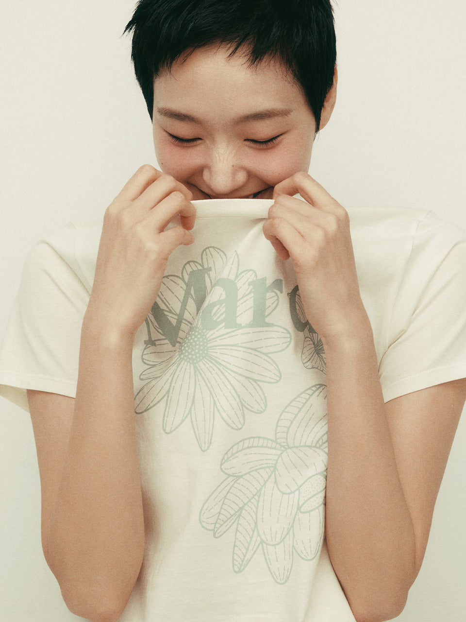 Mardi Mercredi - Slim Tshirt Triple Flower (Cream Mossgreen) product image 1 | TRAB K-Fashion Australia