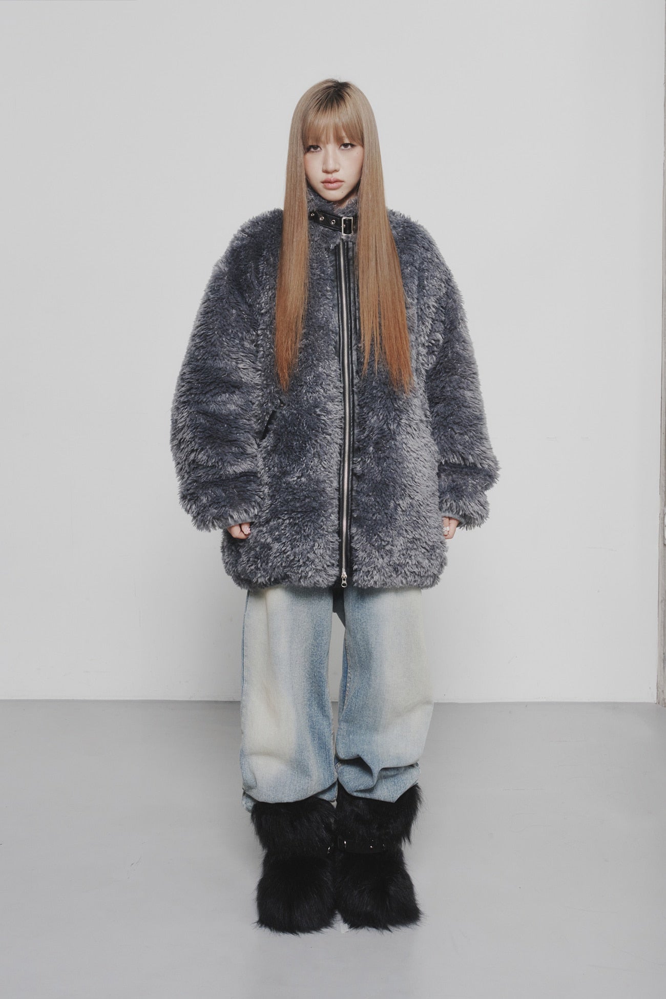 Deinet - Bizzo Point Faux Fur Jumper (Charcoal) product image 1 | TRAB K-Fashion Australia