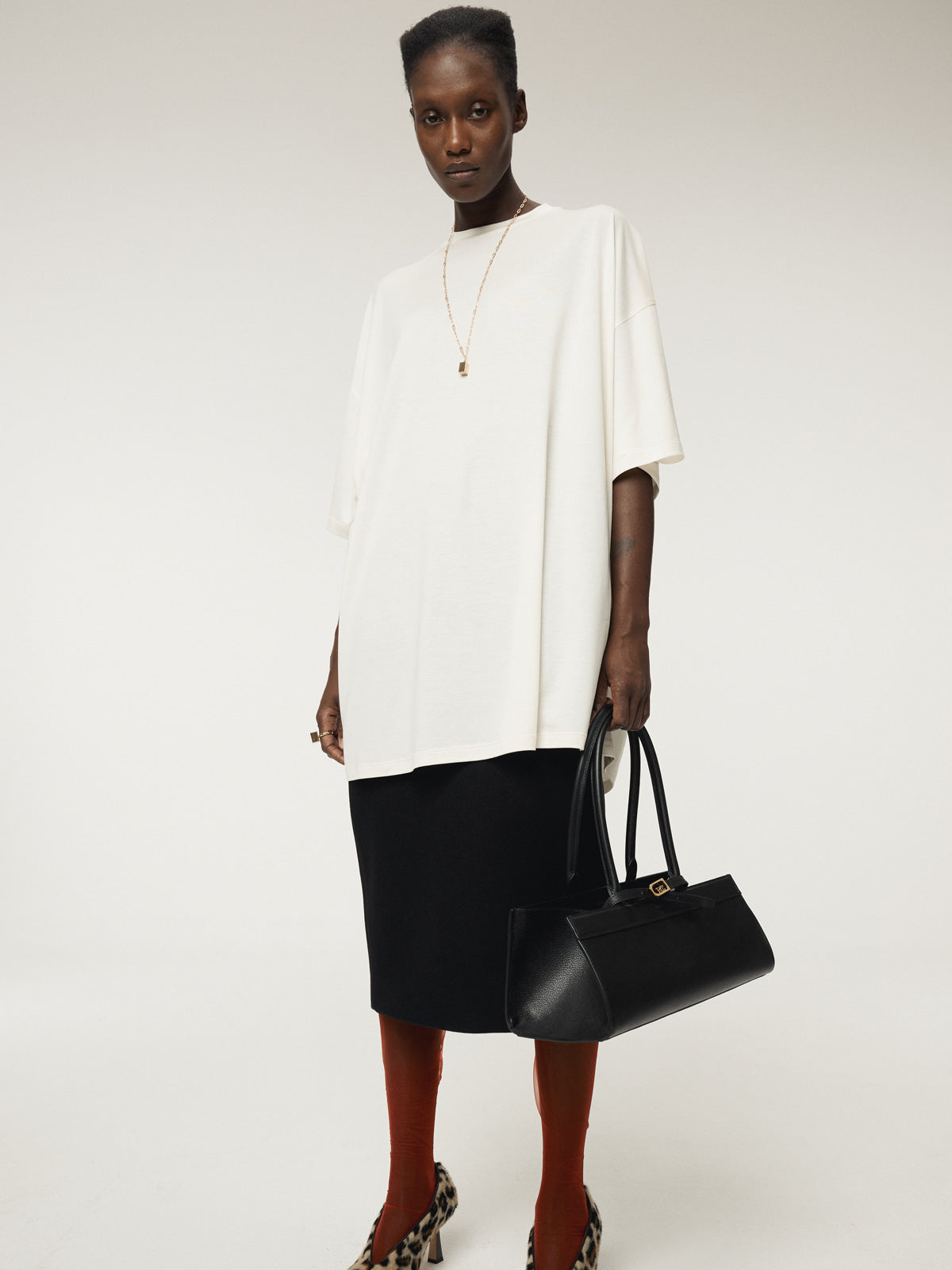 Recto - Fluid Oversized T-Shirt (Ivory) product image 6 | TRAB K-Fashion Australia