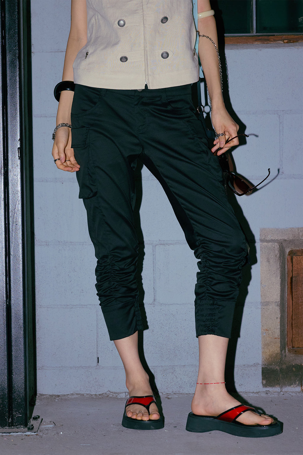 Deinet - Cargo Capri Pants (Black) product image 8 | TRAB K-Fashion Australia