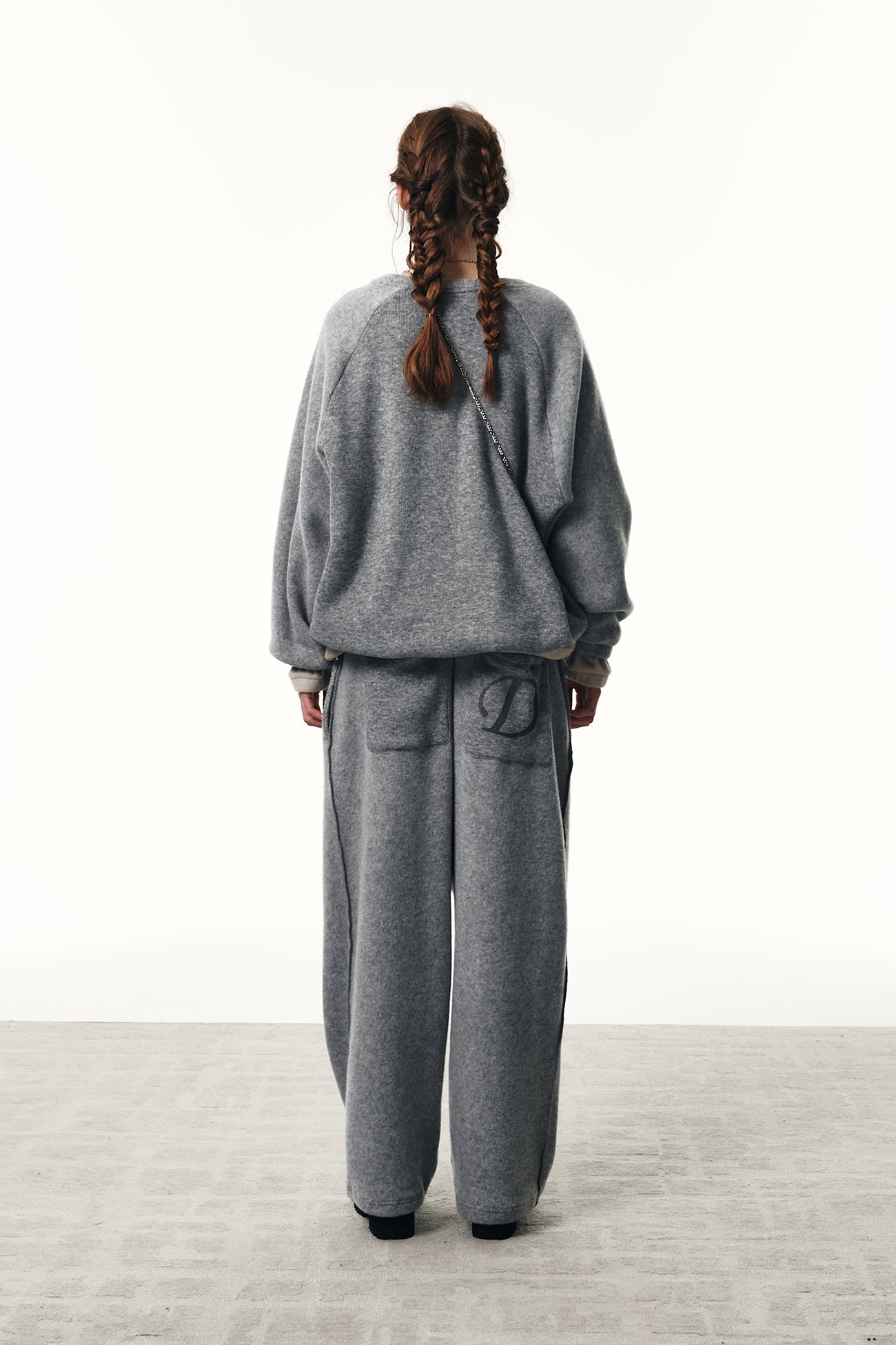 Deinet - Smooth D Logo Sweatshirts (Grey) product image 4 | TRAB K-Fashion Australia