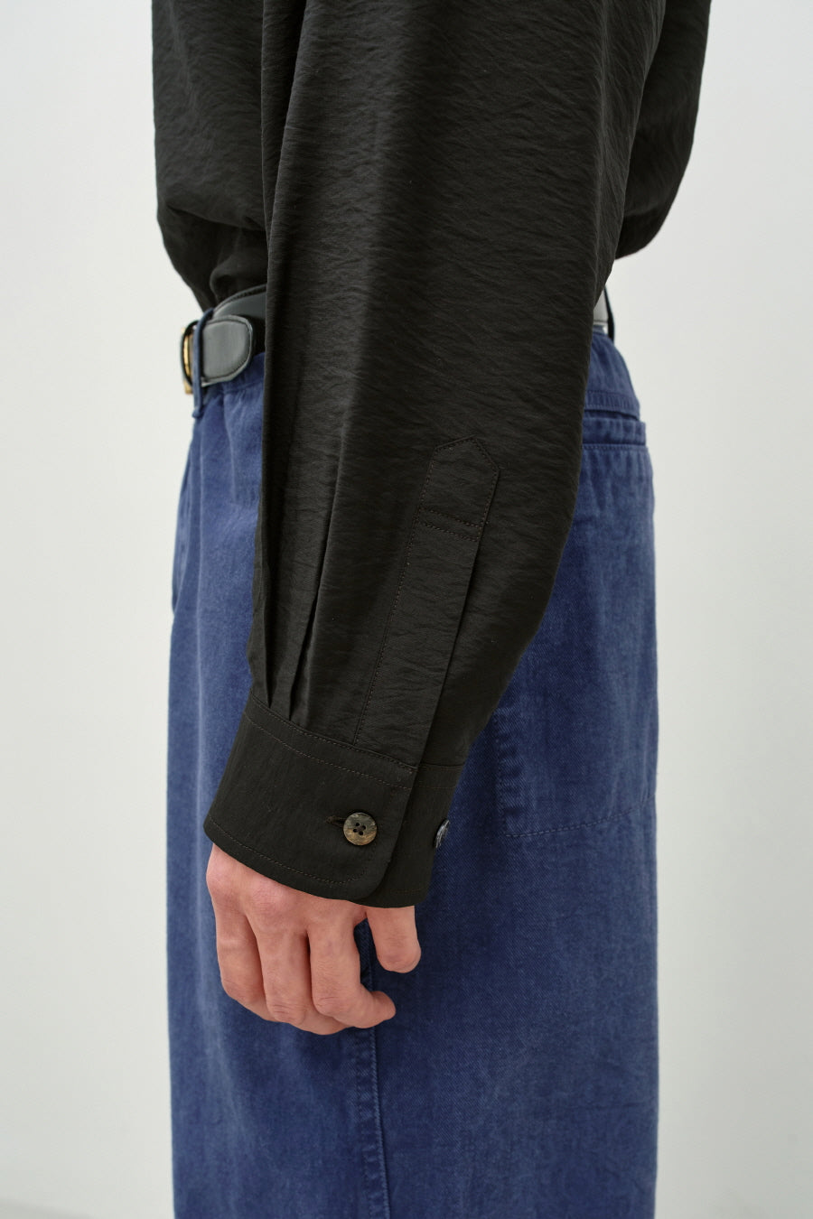 Insilence - Silk Shirt (Black) product image 4 | TRAB K-Fashion Australia