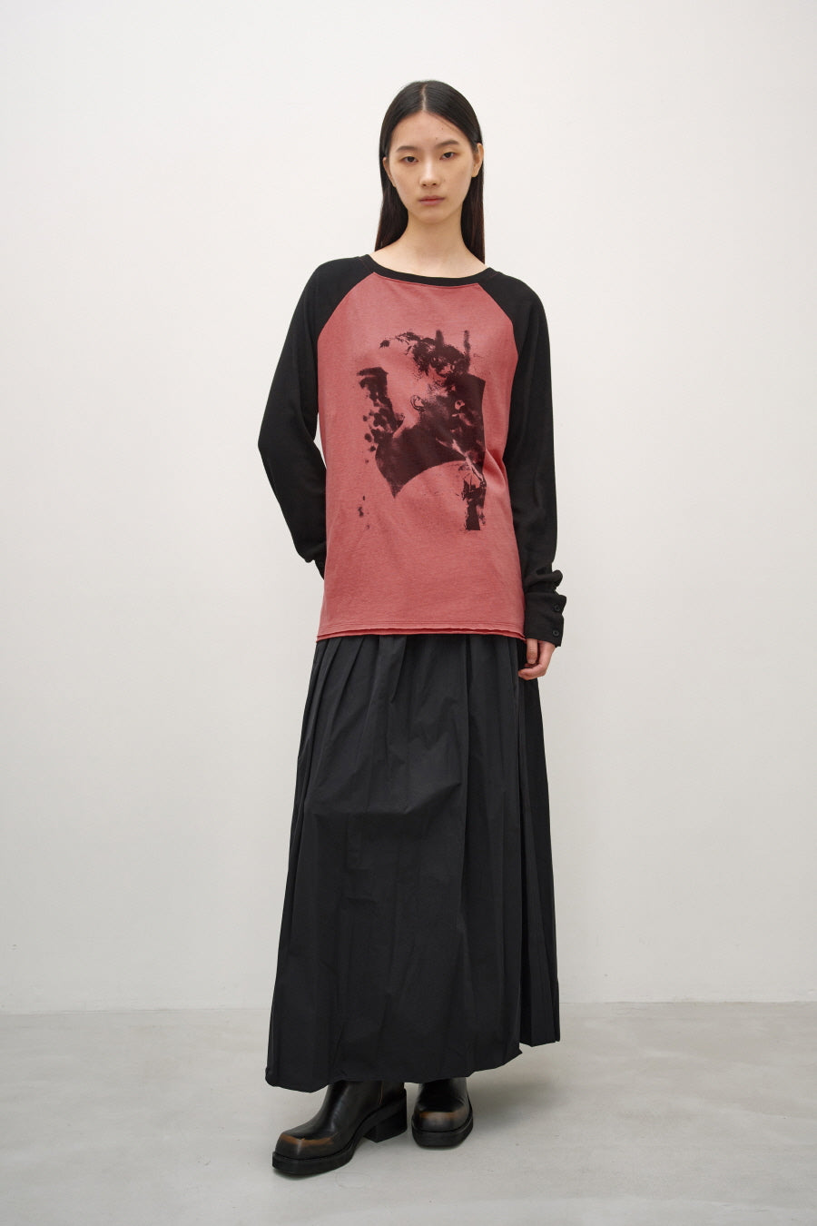 Insilence - Graphic Washed Raglan T-Shirt (Red) product image 3 | TRAB K-Fashion Australia