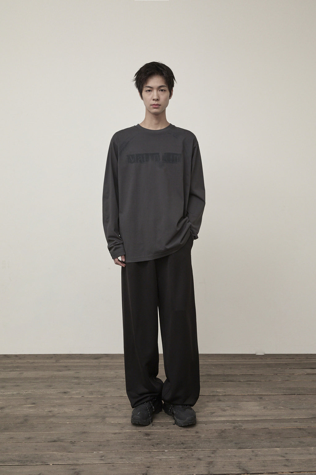 Matin Kim - Back Pocket Glitter Sweatpants (Black) product image 9 | TRAB K-Fashion Australia