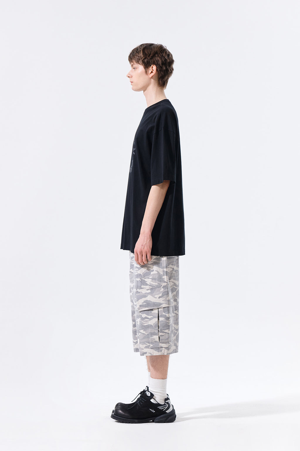 Matin Kim - [Pre-Order – Ships July 2] Matin Kim Circle Logo Top (Black) product image 6 | TRAB K-Fashion Australia