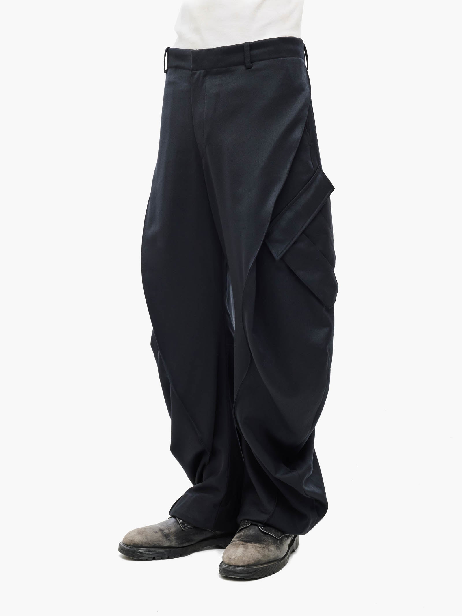 Jiyong Kim - Curved Multi Pocket Trousers (Black) product image 4 | TRAB K-Fashion Australia