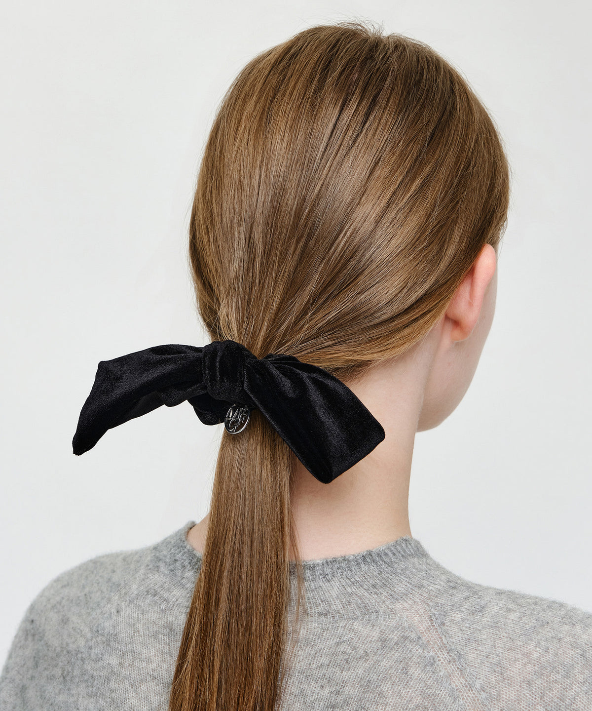 Marithe & Francois Girbaud - Circle Logo Big Ribbon Velvet Scrunchie (Black) product image 5 | TRAB K-Fashion Australia
