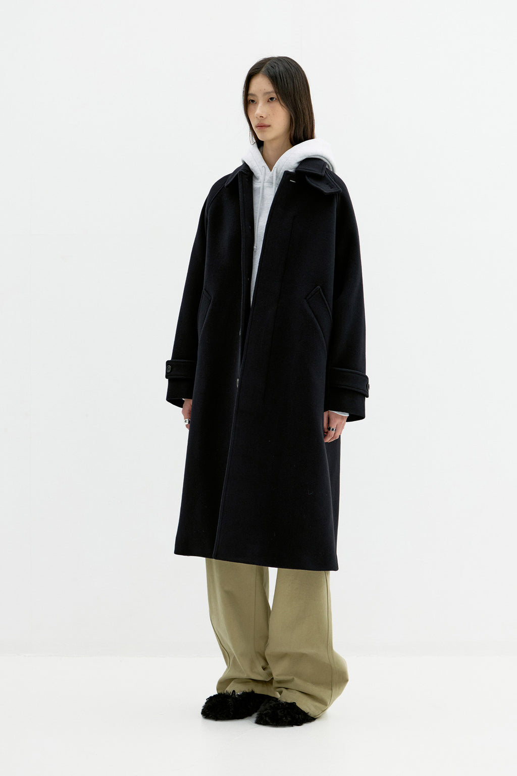 Coor - Belandi Cashmere-Blend Balmacaan Coat (Black) product image 4 | TRAB K-Fashion Australia