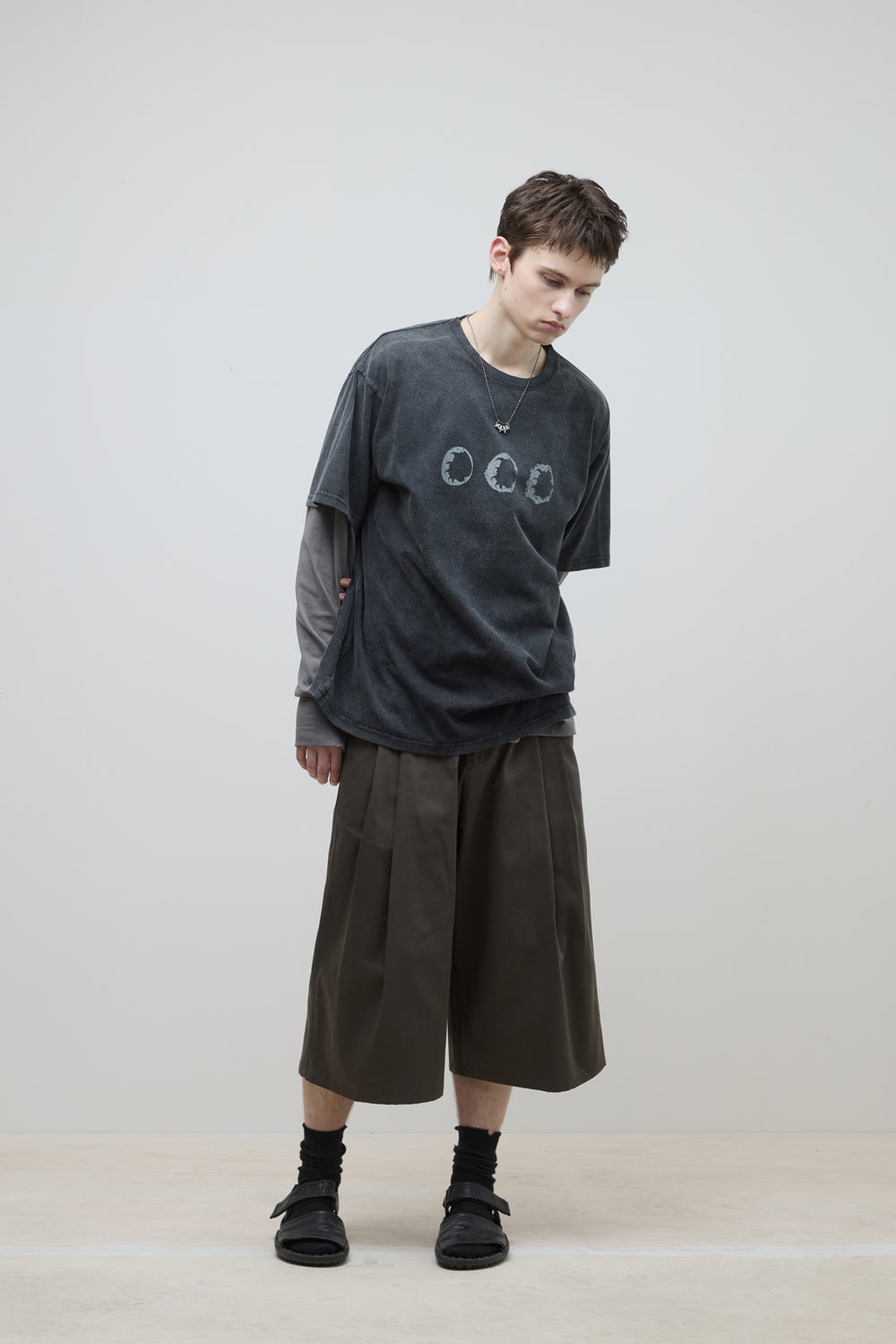 Hatchingroom - Two Pleats Shorts Dark (Khaki) product image 9 | TRAB K-Fashion Australia