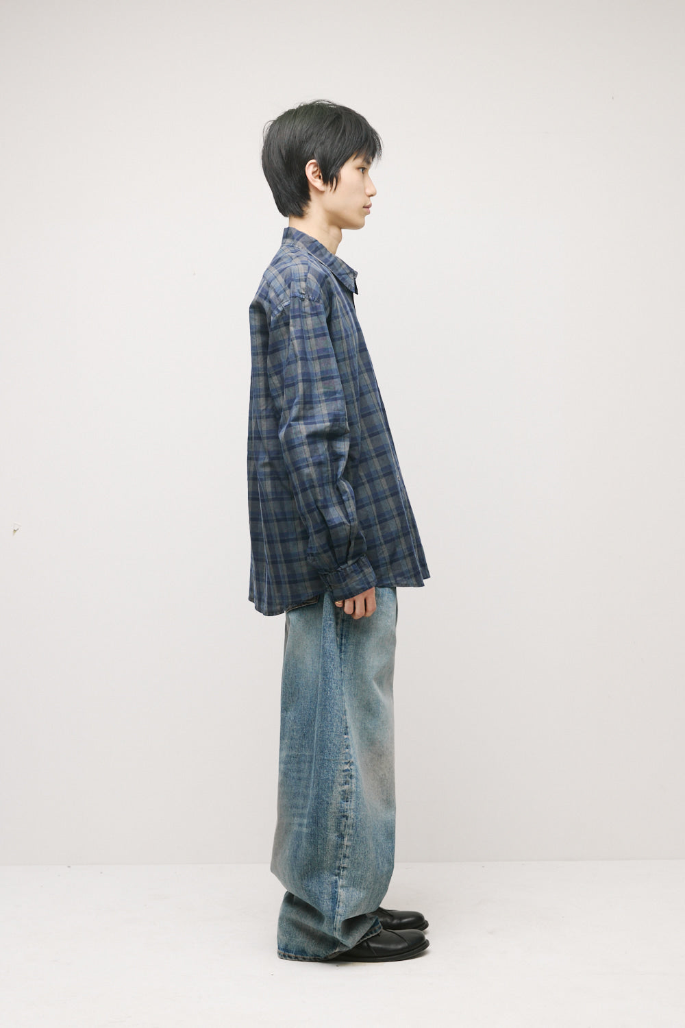 Hatchingroom - Classic Shirt (Dyed Blue/Charcoal) product image 4 | TRAB K-Fashion Australia