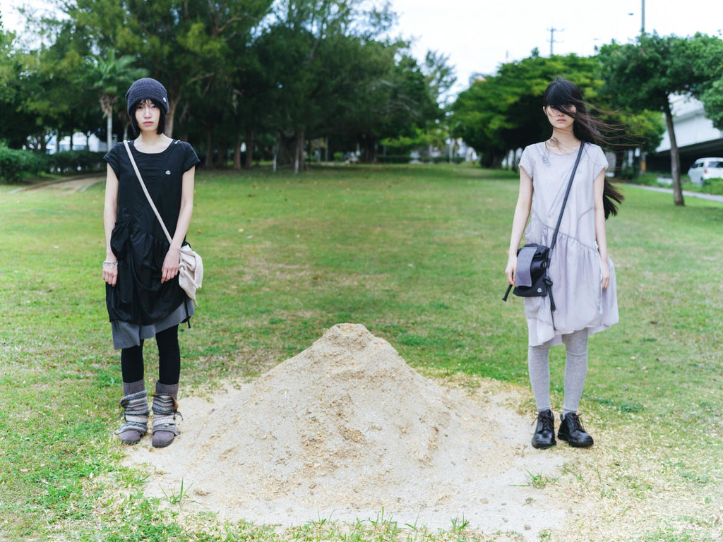 Coyseio - Puff Shirring One Piece (Black) product image 2 | TRAB K-Fashion Australia