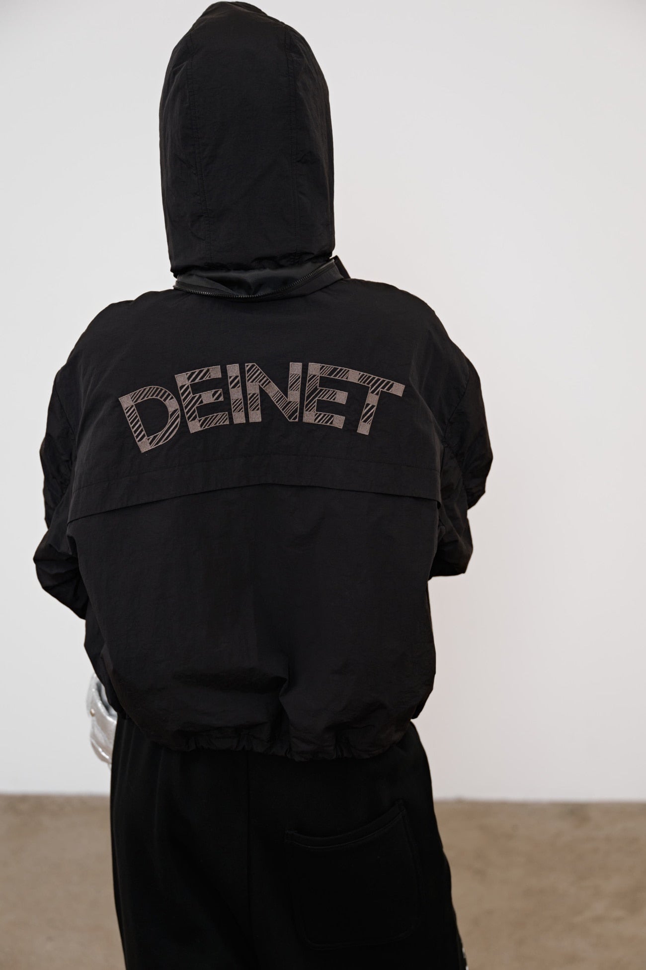 Deinet - Parka Ring Hooded Cropped Jumper (Black) product image 8 | TRAB K-Fashion Australia