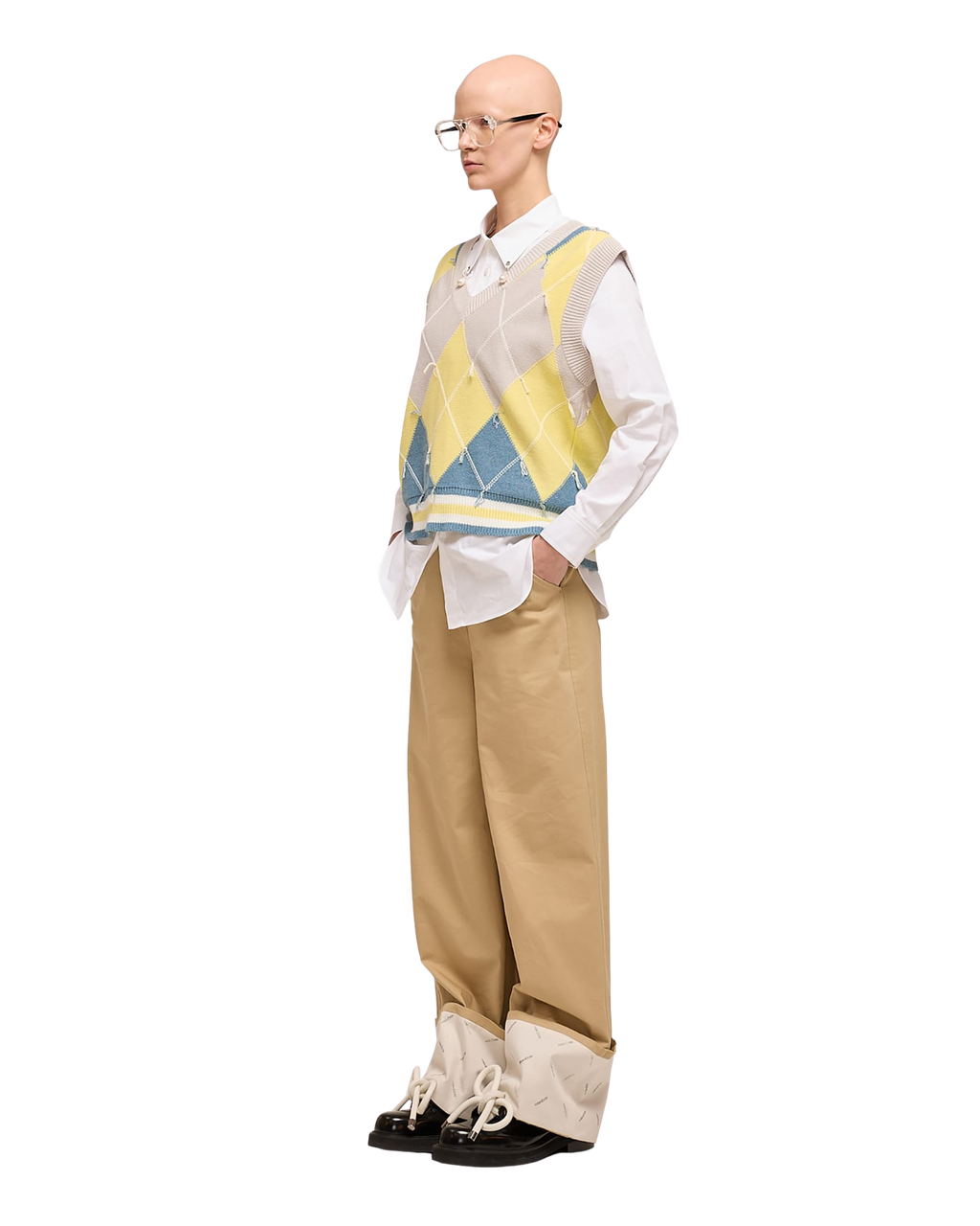 Kimhe Kim - Bicolor Logo Printed Rolled Up Pants (Beige) product image 2 | TRAB K-Fashion Australia