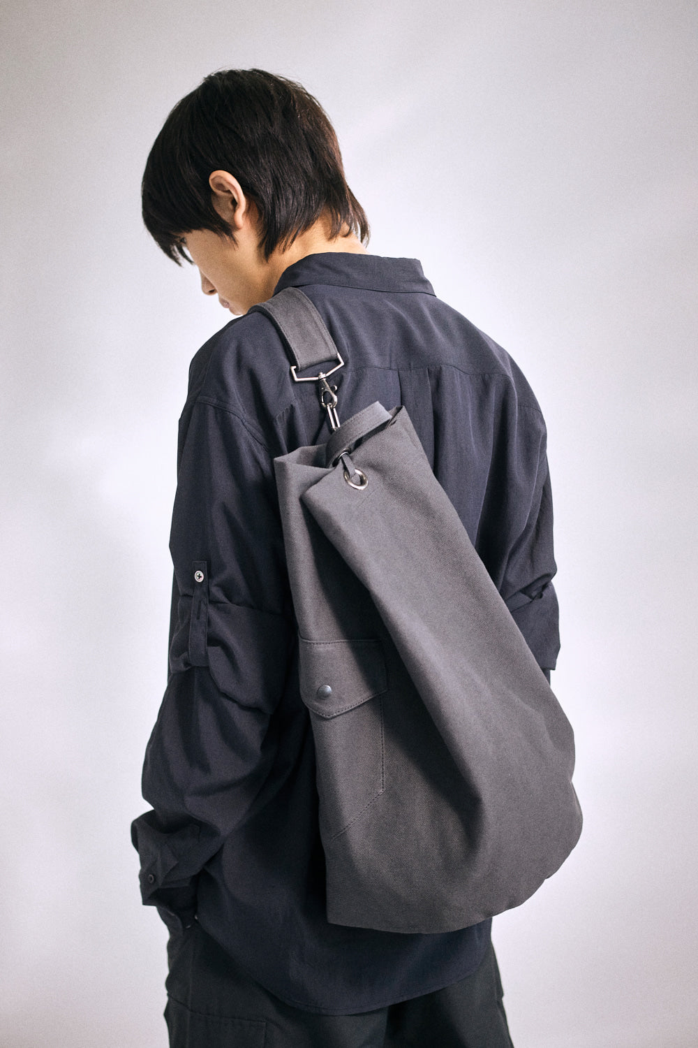 Hatchingroom - Duffle Cross Bag (Graphite) product image 15 | TRAB K-Fashion Australia