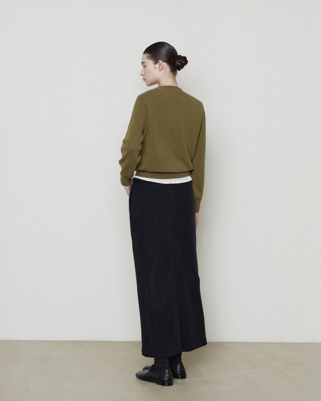 Brownyard - Extra Super Fine V Neck Knit (Olive) product image 2 | TRAB K-Fashion Australia