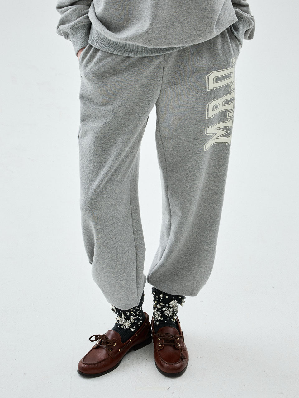 Mardi Mercredi - Slim Jogger Pants M.R.D. Logo (Grey Ivory) product image 1 | TRAB K-Fashion Australia