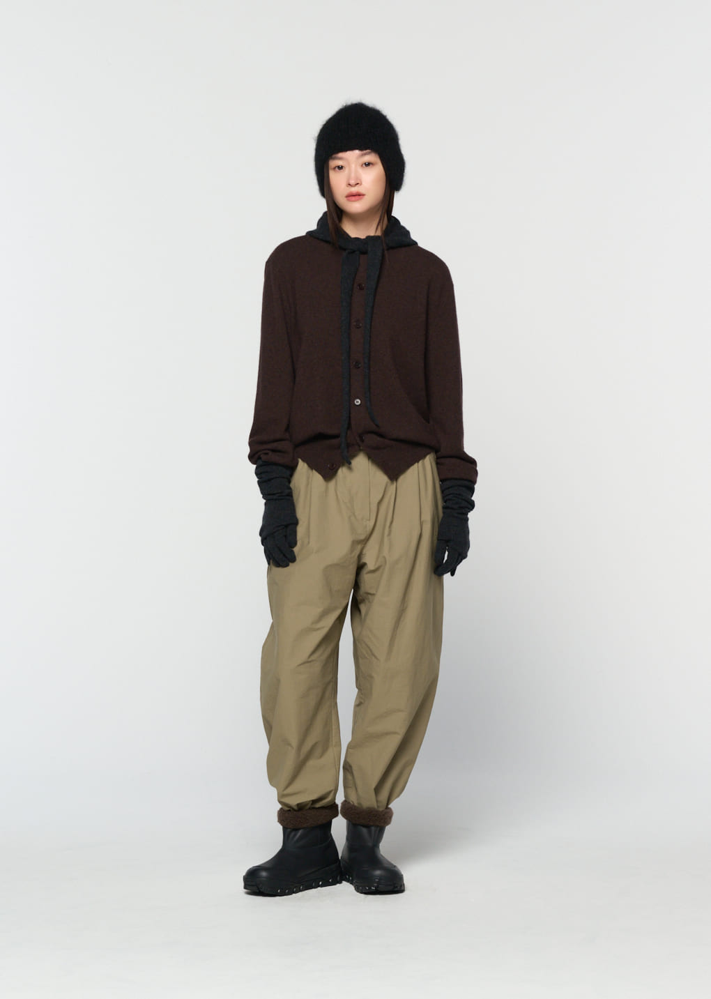 Amomento - drawstring curved pants (Khaki) product image 5 | TRAB K-Fashion Australia