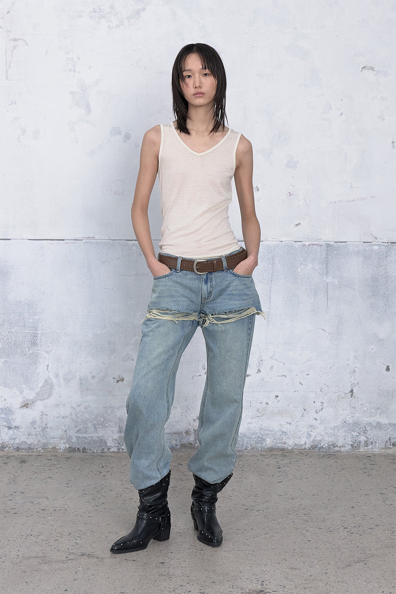Deinet - Ist Kultur Sleeveless (Beige) product image 4 | TRAB K-Fashion Australia