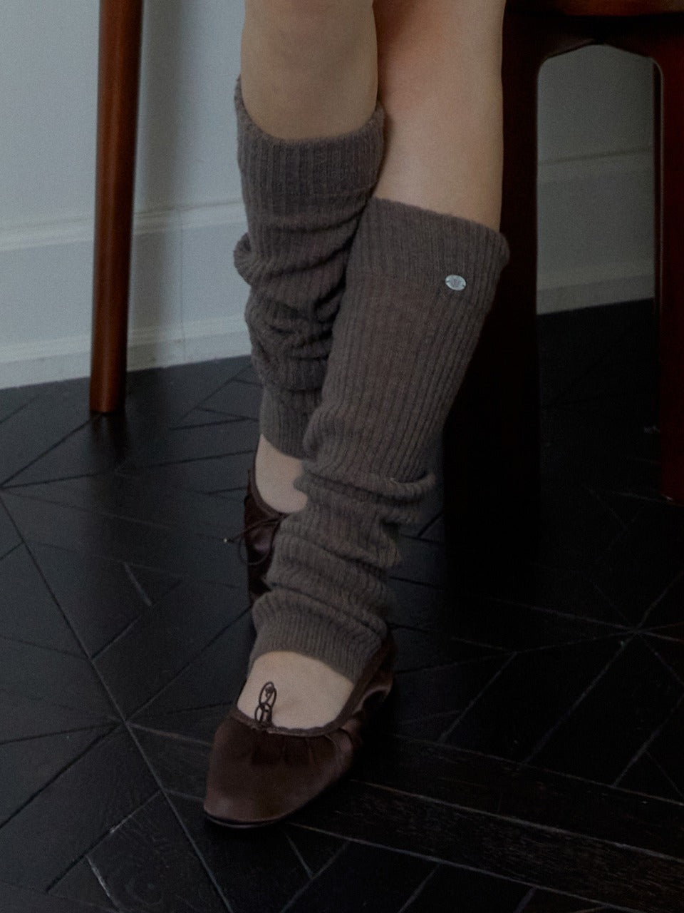 Margarin Fingers - Cozy Loose Leg Warmer (Brown) product image 1 | TRAB K-Fashion Australia