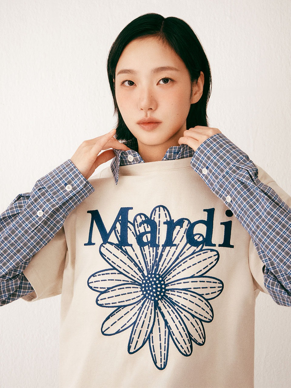 Mardi Mercredi - [Pre-Order – Ships June 10] Tshirt Flowermardi Needlework (Lightbeige Blue) product image 1 | TRAB K-Fashion Australia