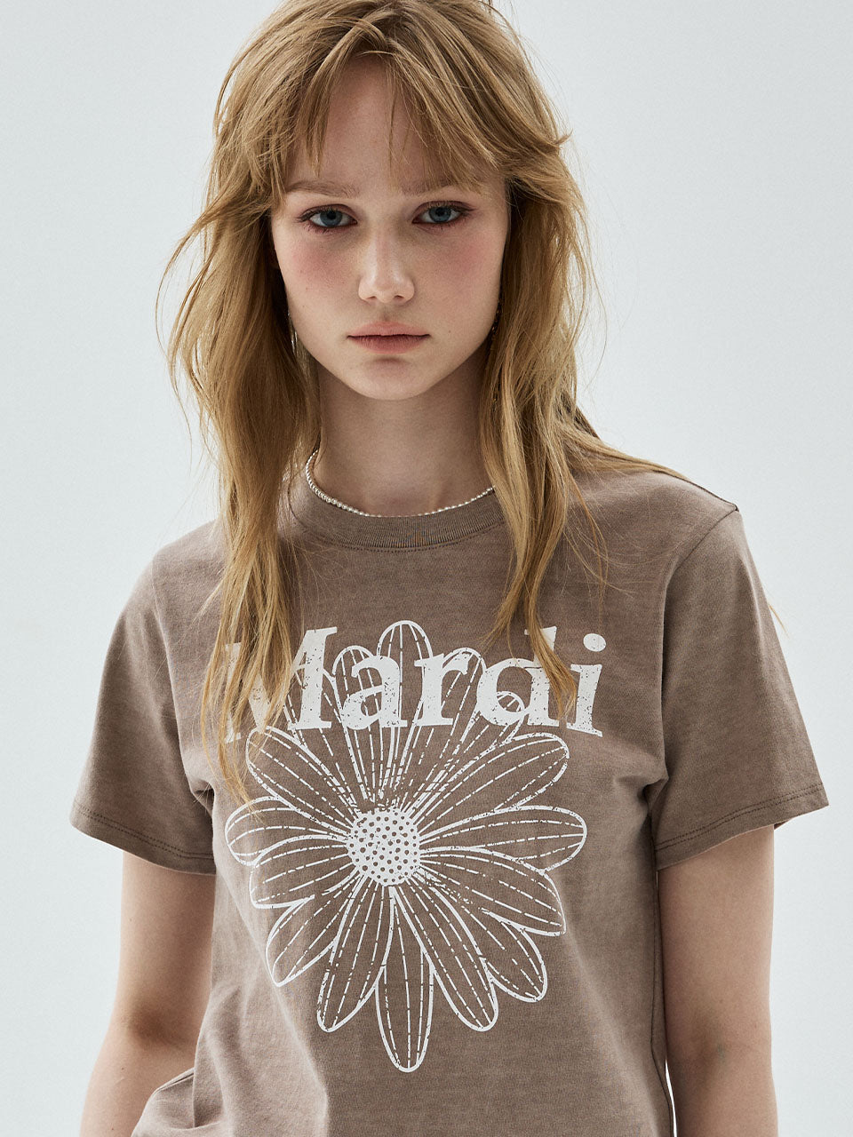 Mardi Mercredi - Slim Tshirt Flowermardi Cracked Pigment Washing (Taupe White) product image 1 | TRAB K-Fashion Australia