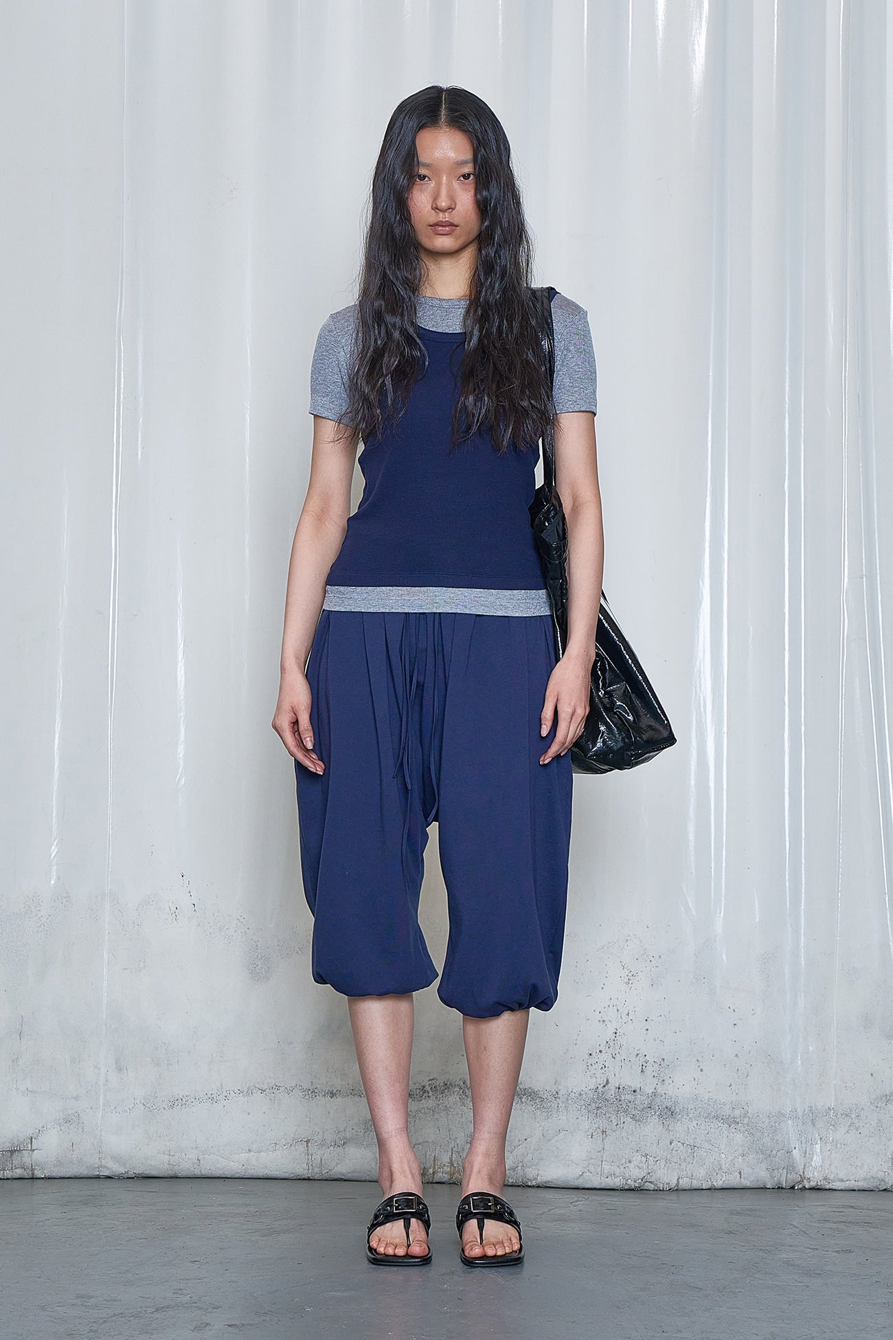 Deinet - D-Contrast T-Shirt (Navy) product image 1 | TRAB K-Fashion Australia