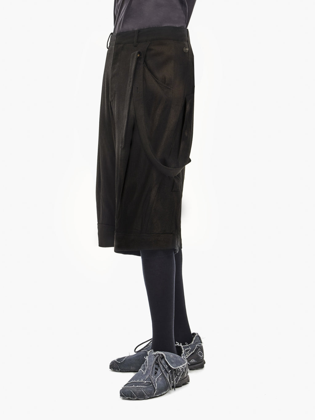 Jiyong Kim - Sun-Bleached Layered Strap Half Trousers (Black) product image 2 | TRAB K-Fashion Australia