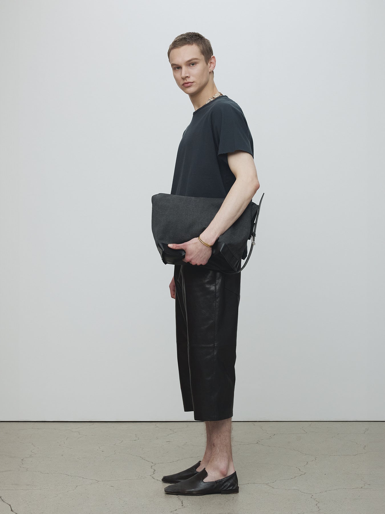 Tonywack - Raw Edge Washed T-Shirt (Vintage Navy) product image 2 | TRAB K-Fashion Australia