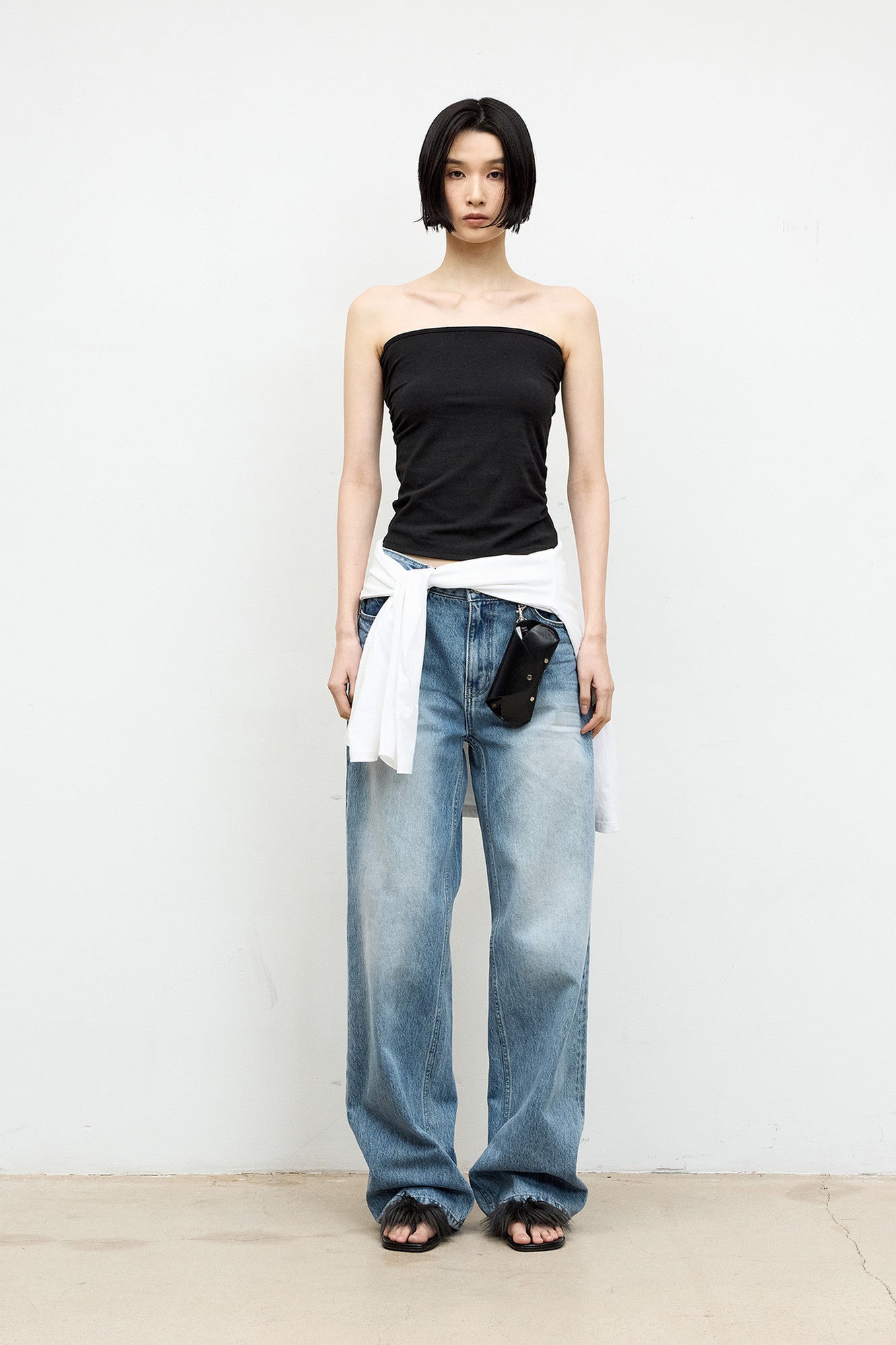 Coor - Back Strap Shirring Tube Top (Black) product image 2 | TRAB K-Fashion Australia