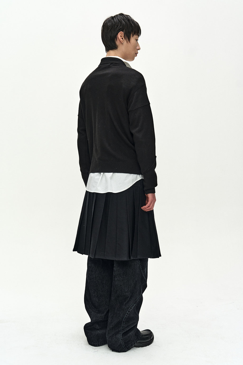 Andersson Bell - Big Pocket Polo Sweater (black) (Black) product image 3 | TRAB K-Fashion Australia