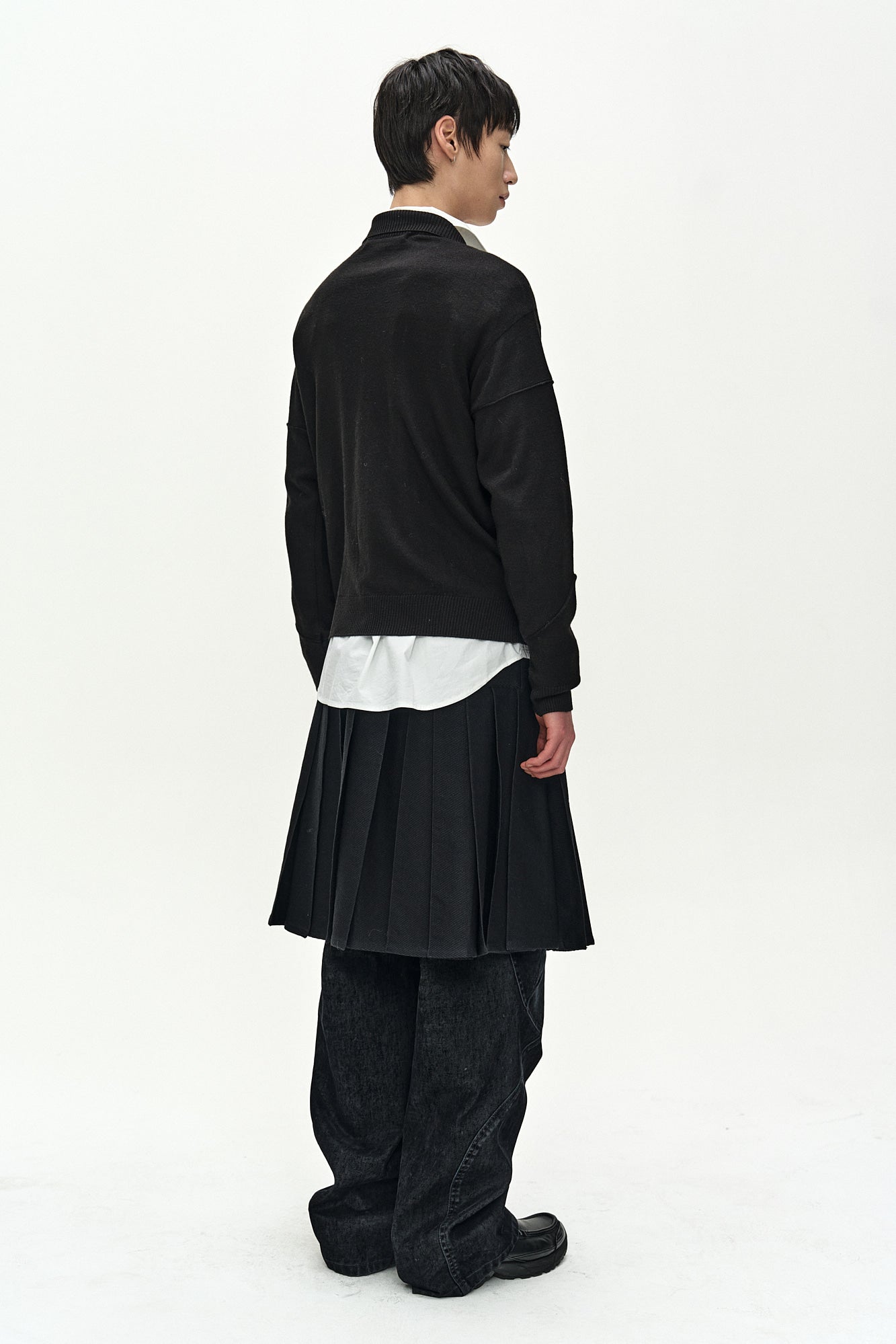 Andersson Bell - Big Pocket Polo Sweater (black) (Black) product image 3 | TRAB K-Fashion Australia
