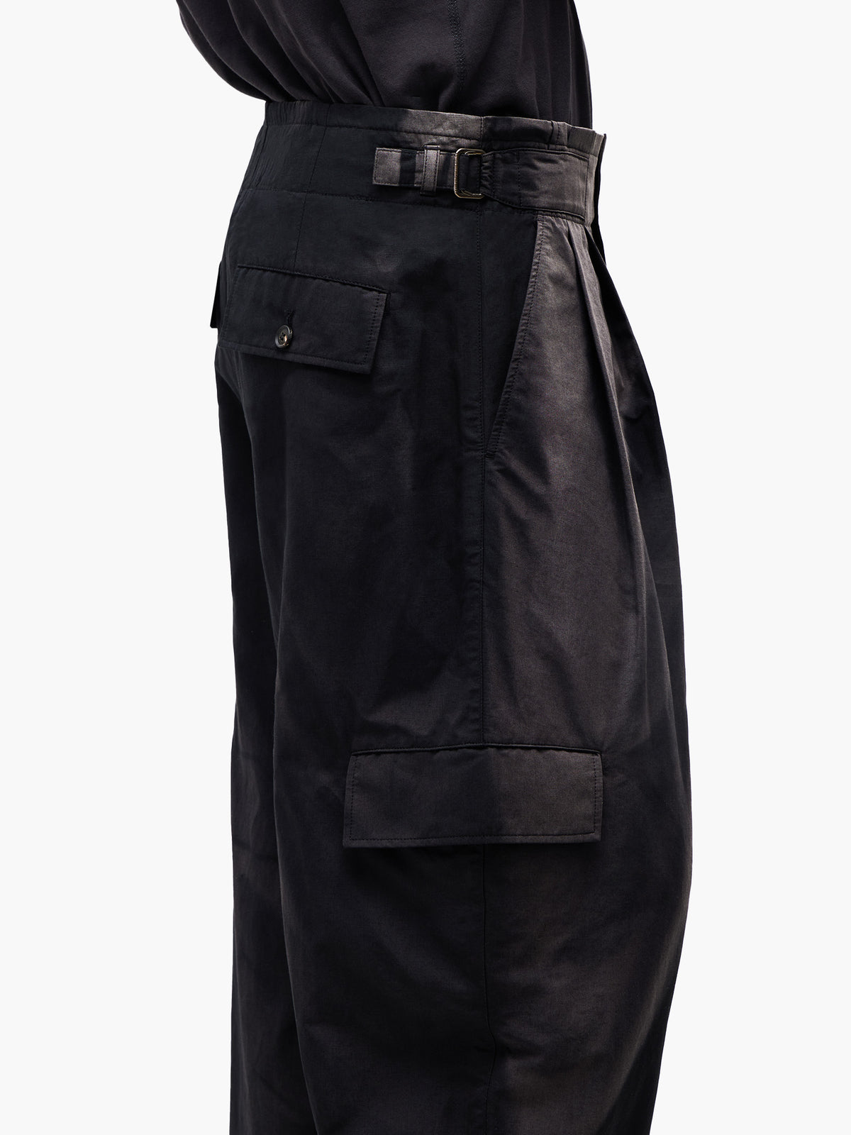 Jiyong Kim - Sun-Bleached Pleated Trousers (Black) product image 6 | TRAB K-Fashion Australia