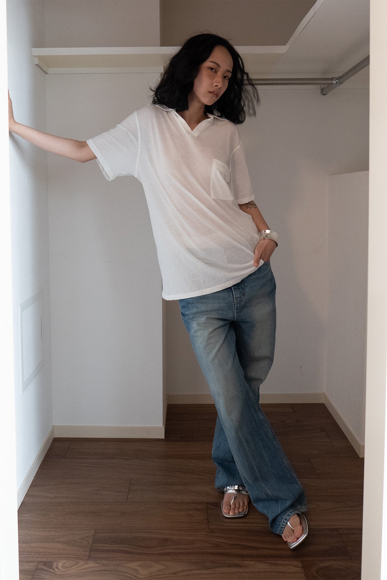Deinet - Vintage Collar T-Shirt (White) product image 6 | TRAB K-Fashion Australia