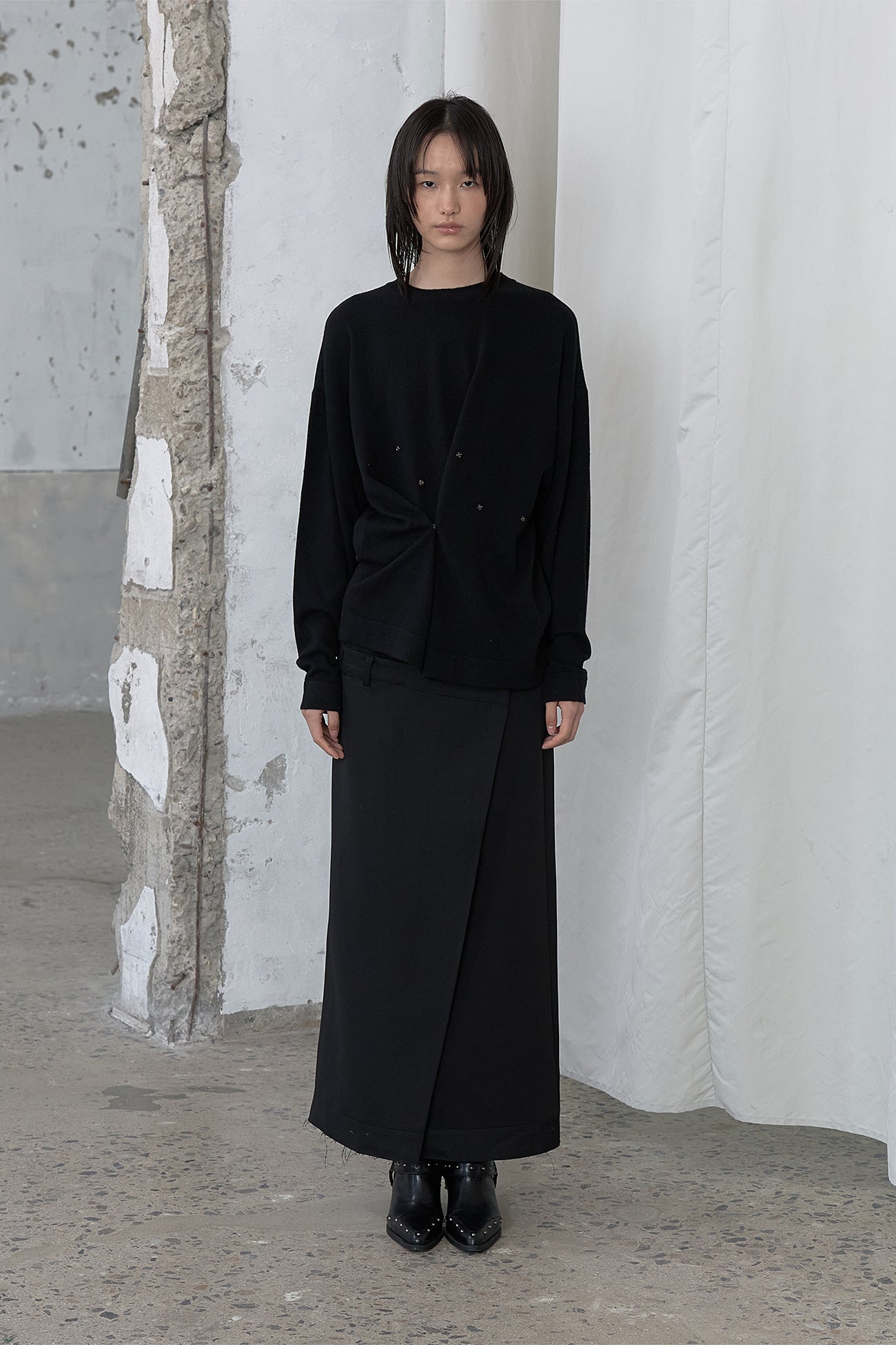 Deinet - Button Up Pullover Knit (Black) product image 1 | TRAB K-Fashion Australia