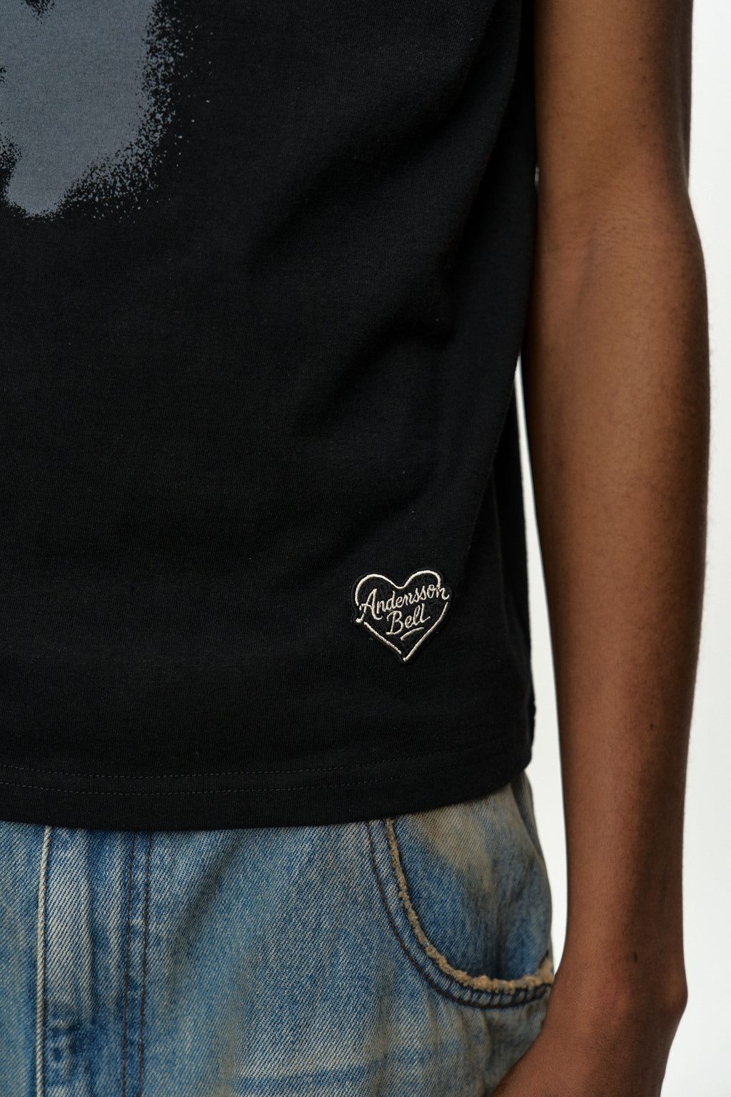 Andersson Bell - (essential) Unisex Heart T-Shirt (Black) product image 7 | TRAB K-Fashion Australia
