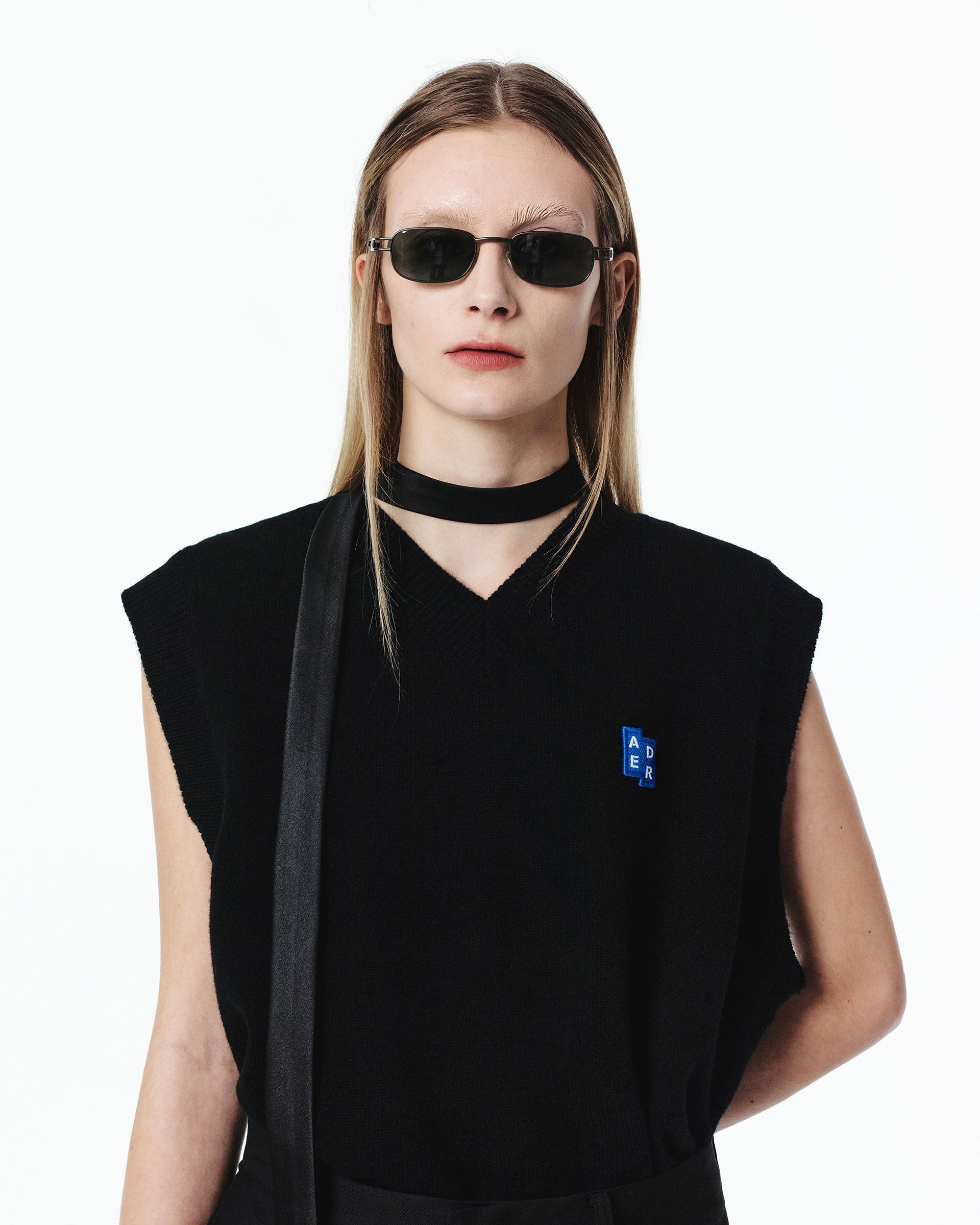 Ader Error - Sig; BL Tag knit vest 01 (Noir) product image 4 | TRAB K-Fashion Australia