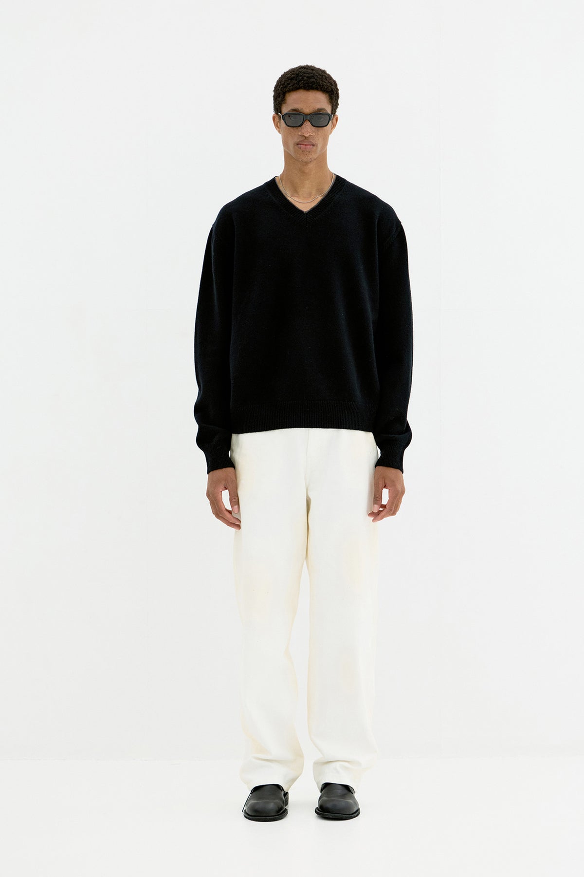 Coor - V-Neck Merino Wool Layered Sweater (Black) product image 2 | TRAB K-Fashion Australia
