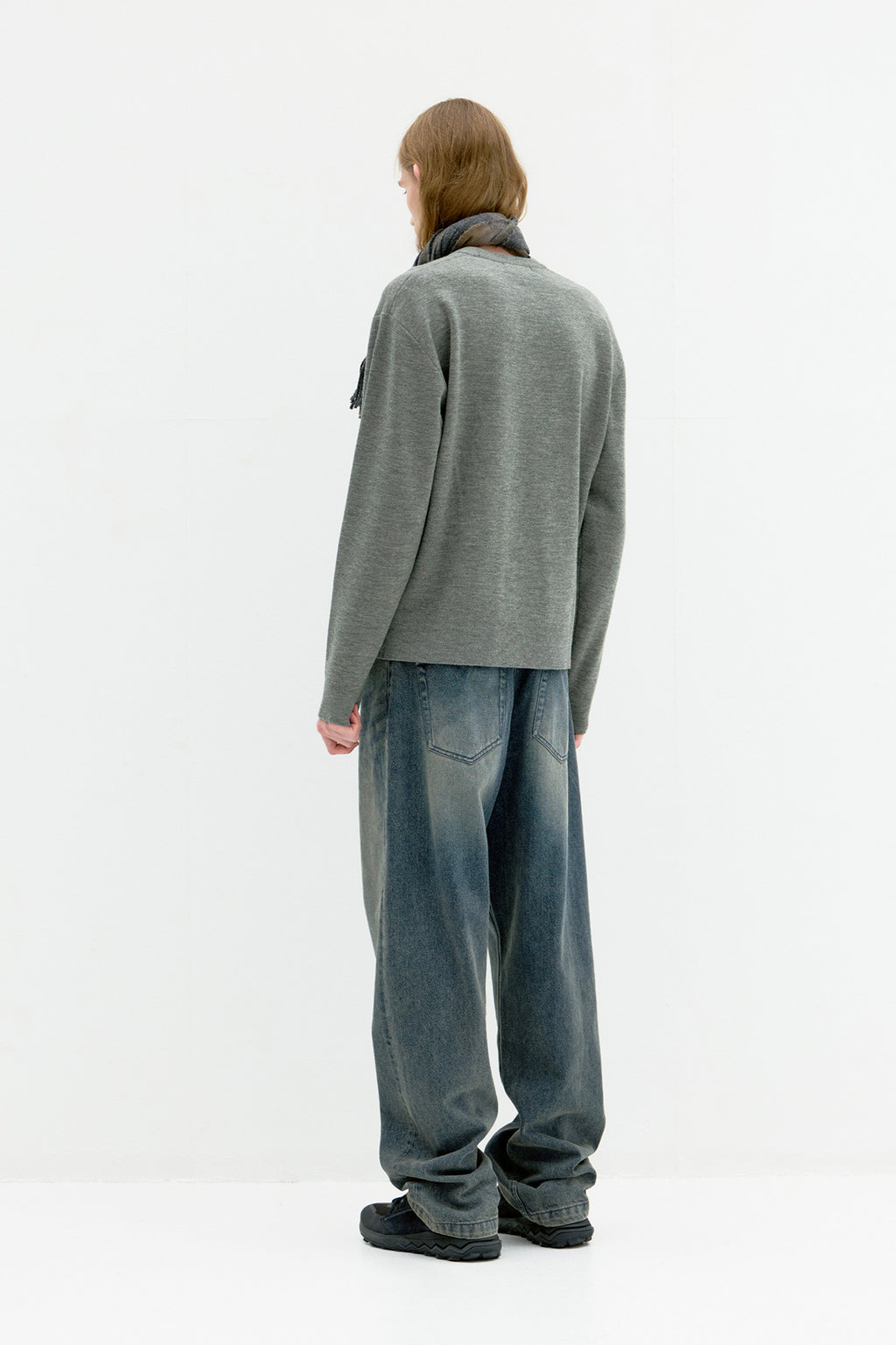 Coor - Merino Wool Crewneck Sweater (Khaki Gray) product image 4 | TRAB K-Fashion Australia