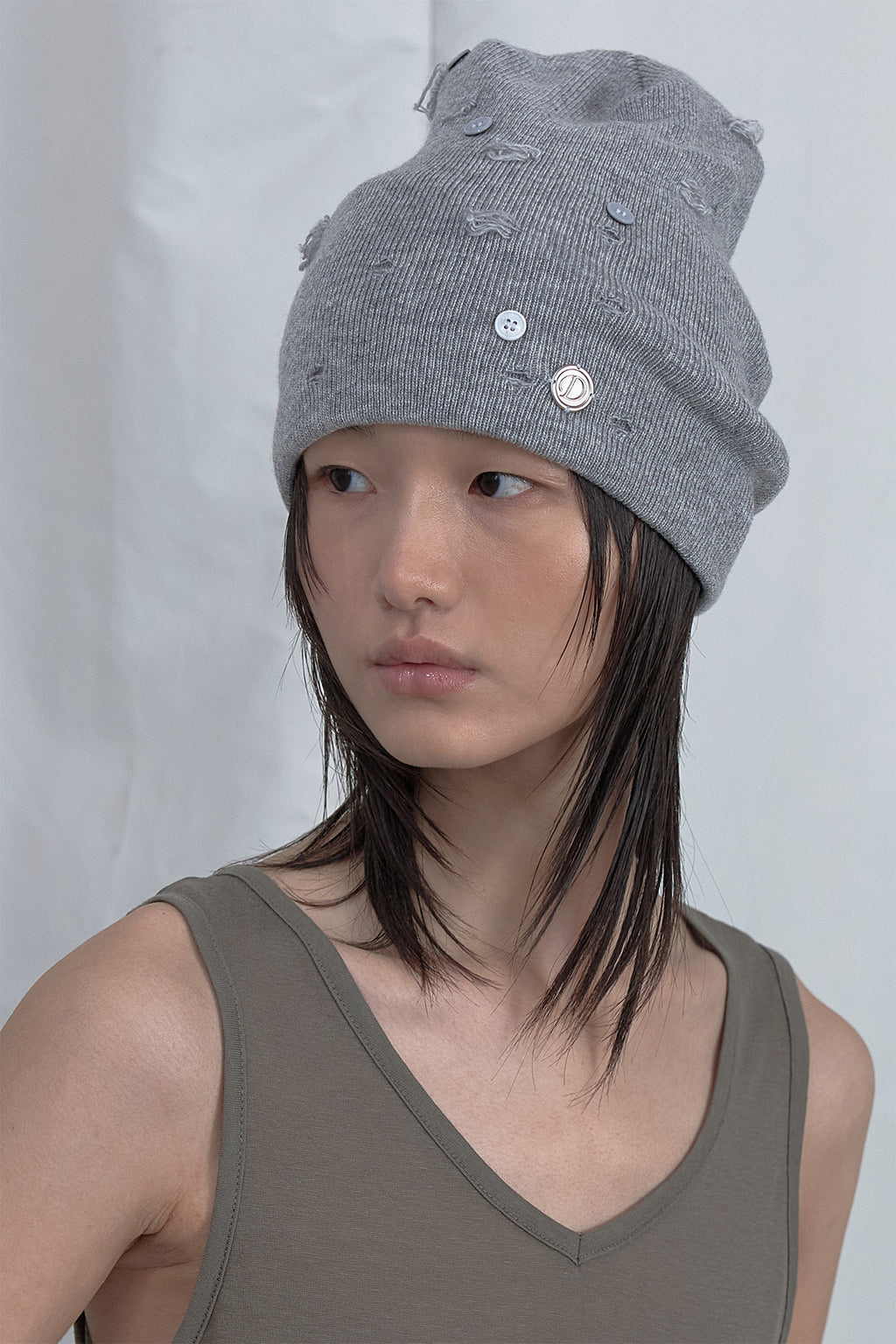 Deinet - Vintage Button Beanie (Grey) product image 1 | TRAB K-Fashion Australia