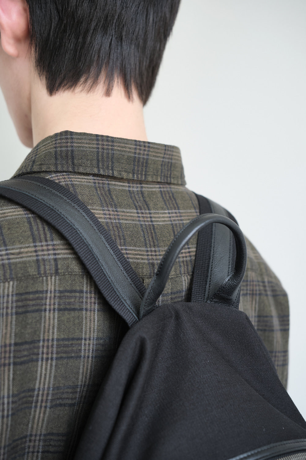 Hatchingroom - Leather Daypack Big (Black) product image 9 | TRAB K-Fashion Australia