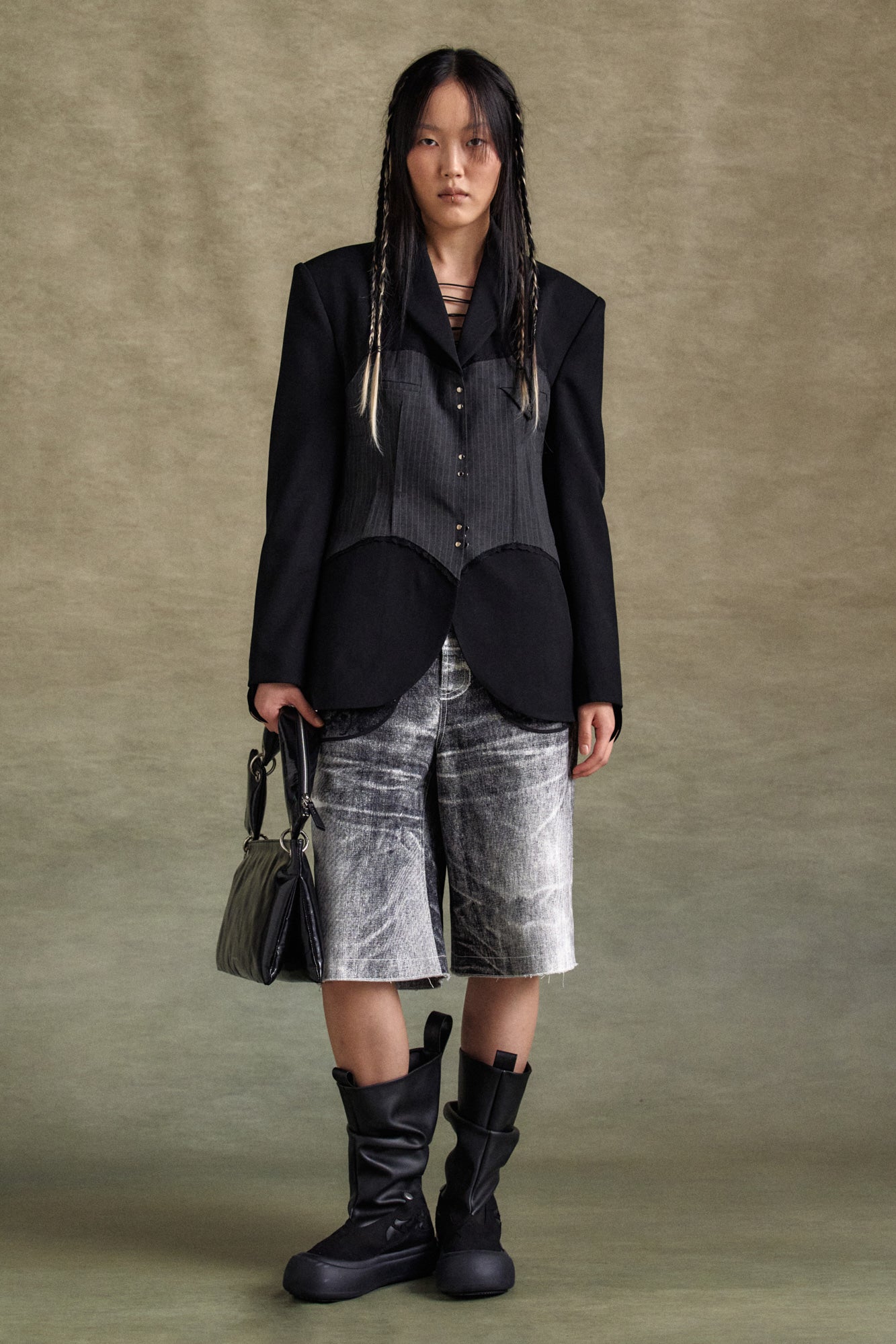 Andersson Bell - Memo Pillow Bag (Black) product image 6 | TRAB K-Fashion Australia