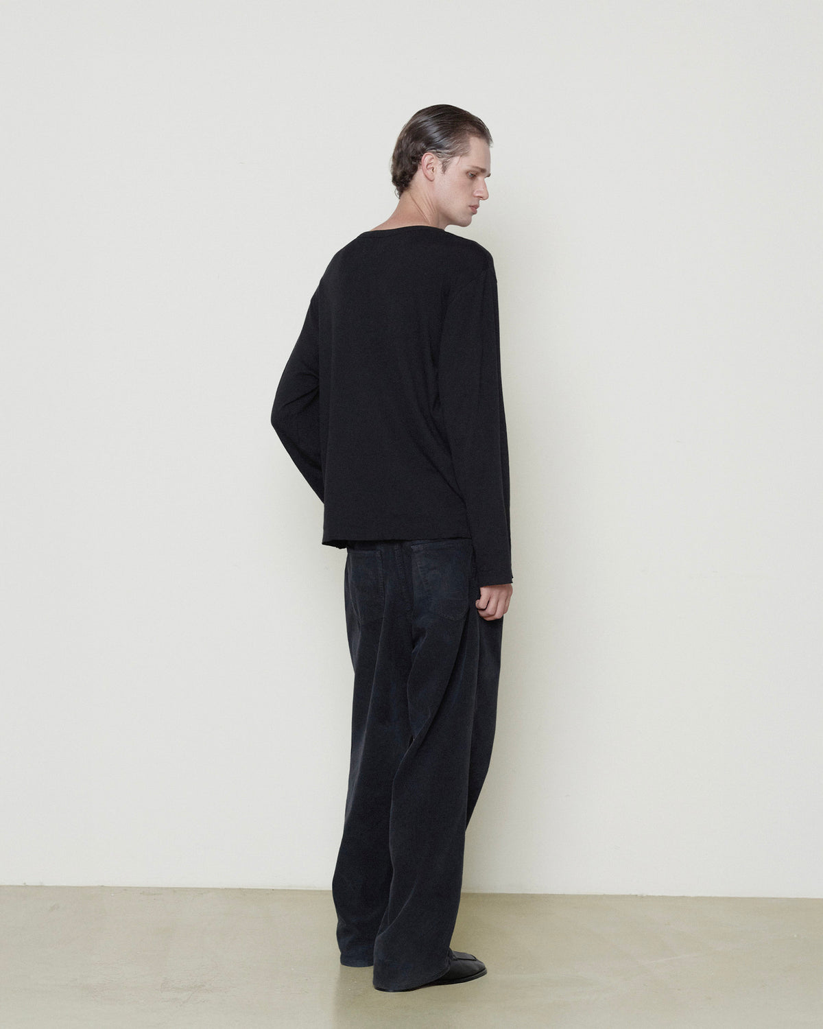 Brownyard - Cashmere Cut Off Long Sleeve (Black) product image 3 | TRAB K-Fashion Australia