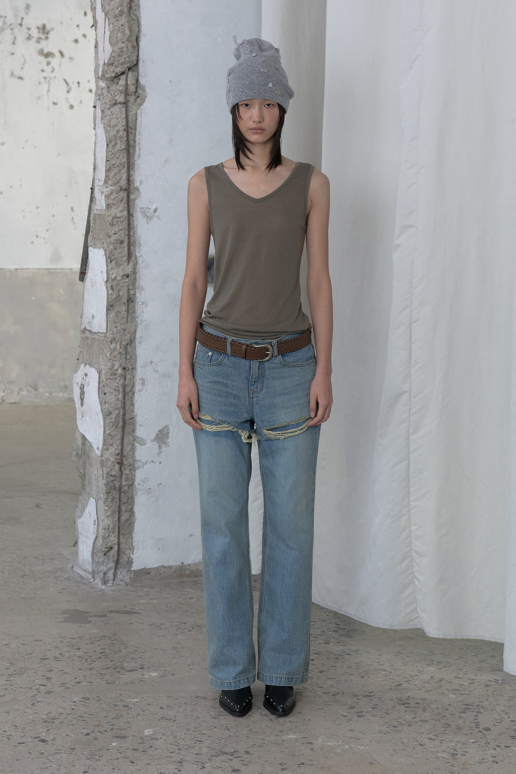 Deinet - Ist Kultur Sleeveless (Khaki) product image 1 | TRAB K-Fashion Australia