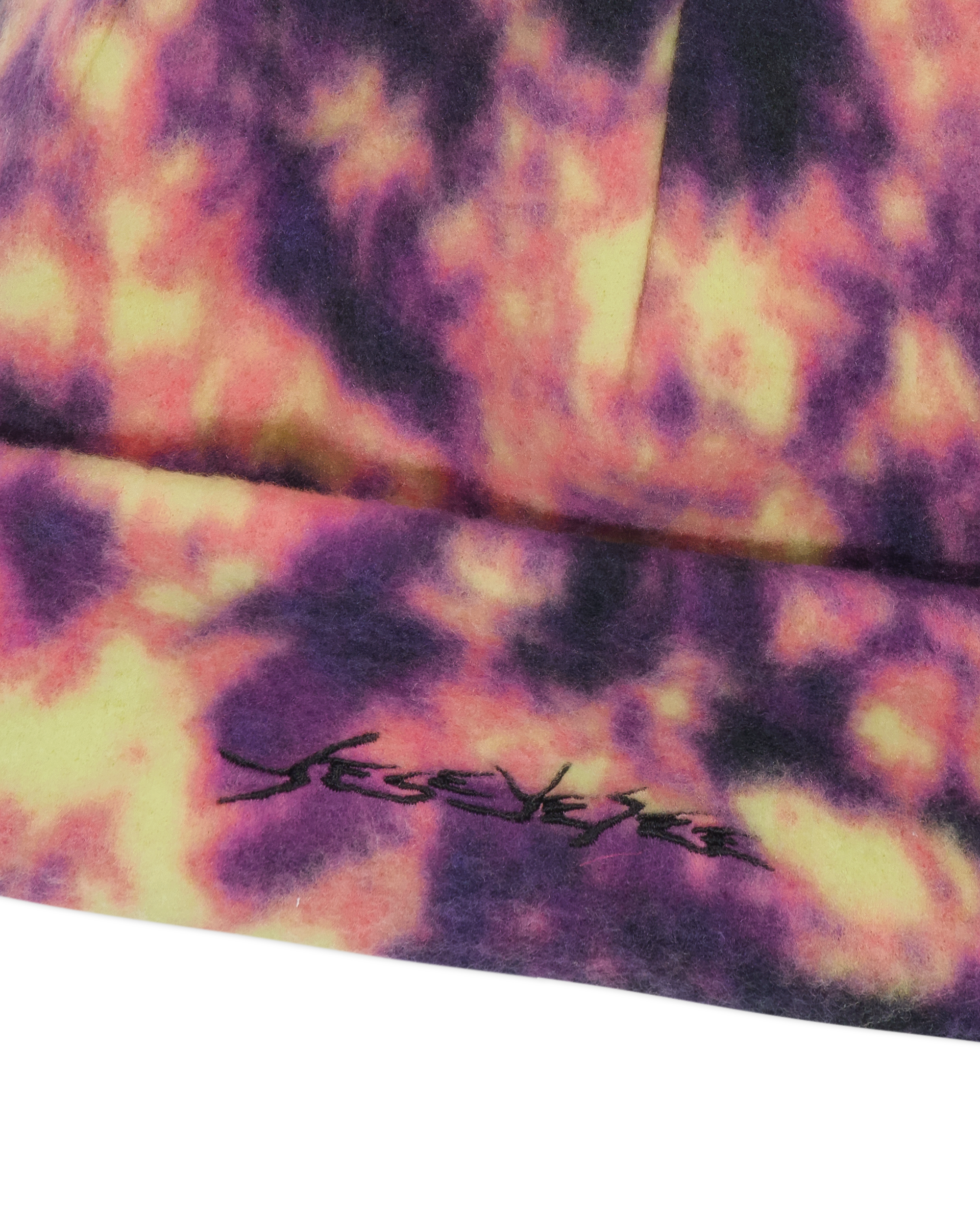 yeseyesee - Lure Fleece Beanie (Infrared) product image 3 | TRAB K-Fashion Australia