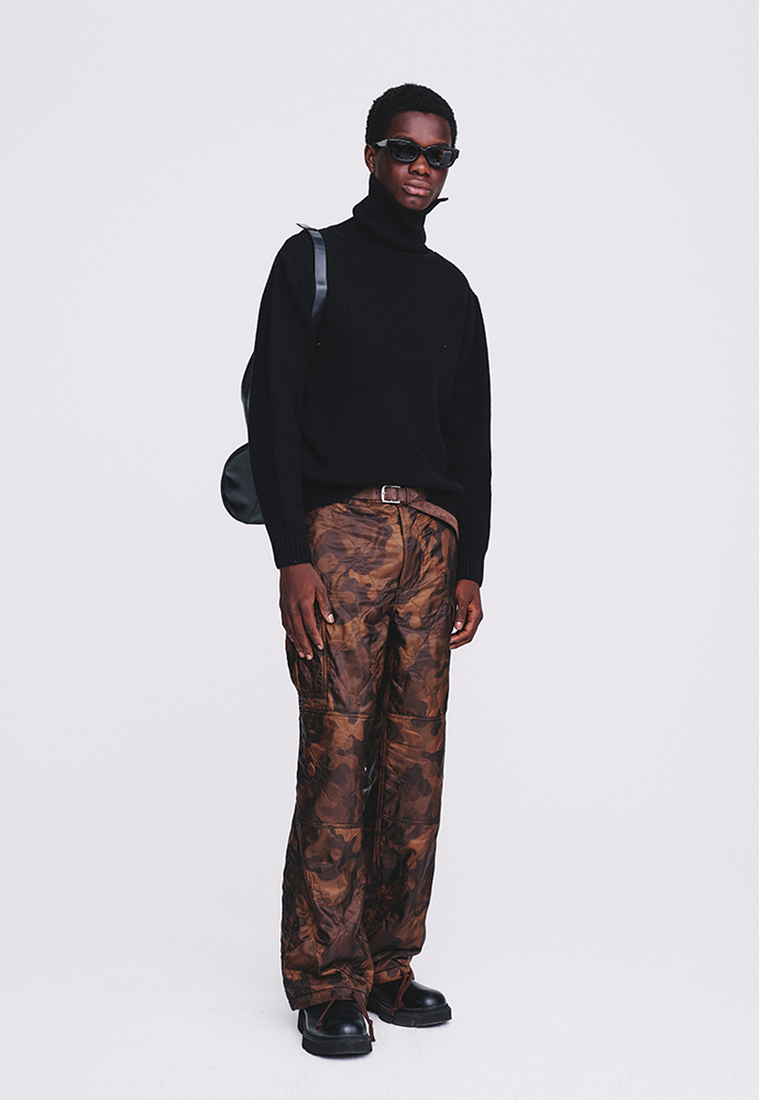 Tonywack - Hard Twist Wool Slit Turtleneck Knit (Black) product image 3 | TRAB K-Fashion Australia