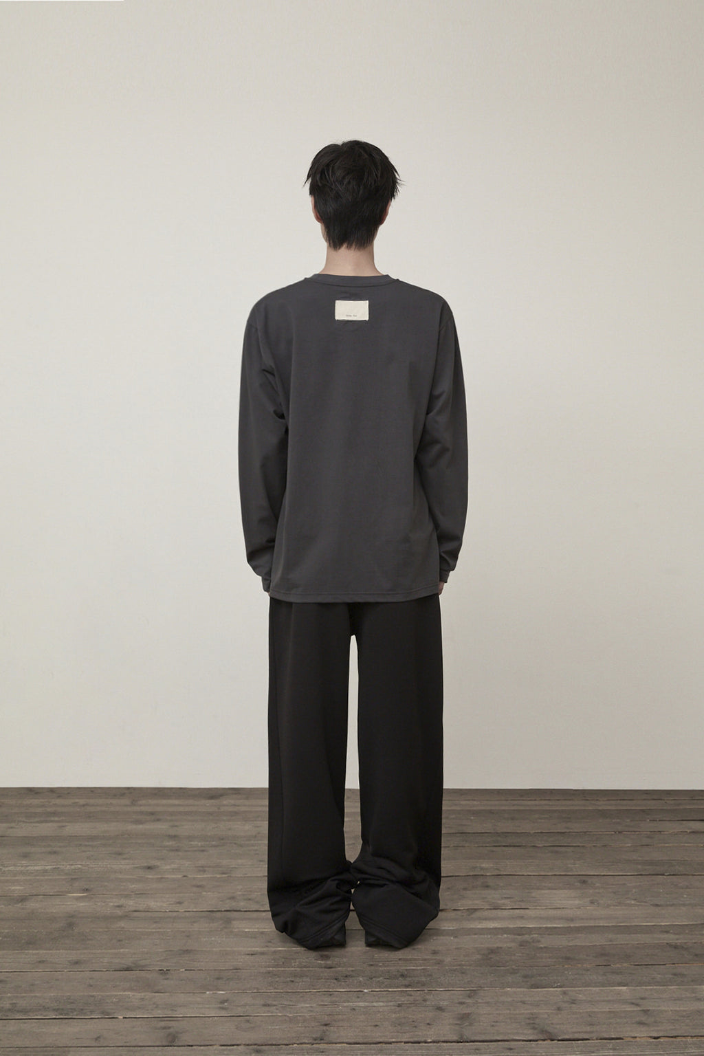 Matin Kim - Back Pocket Glitter Sweatpants (Black) product image 7 | TRAB K-Fashion Australia